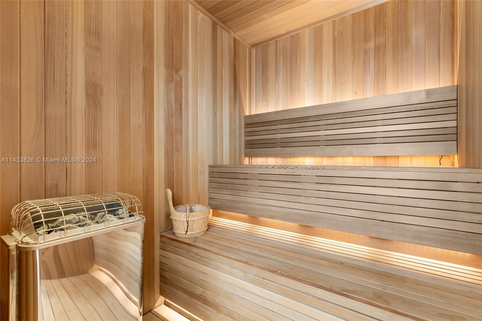 DINNER KEY - Residential