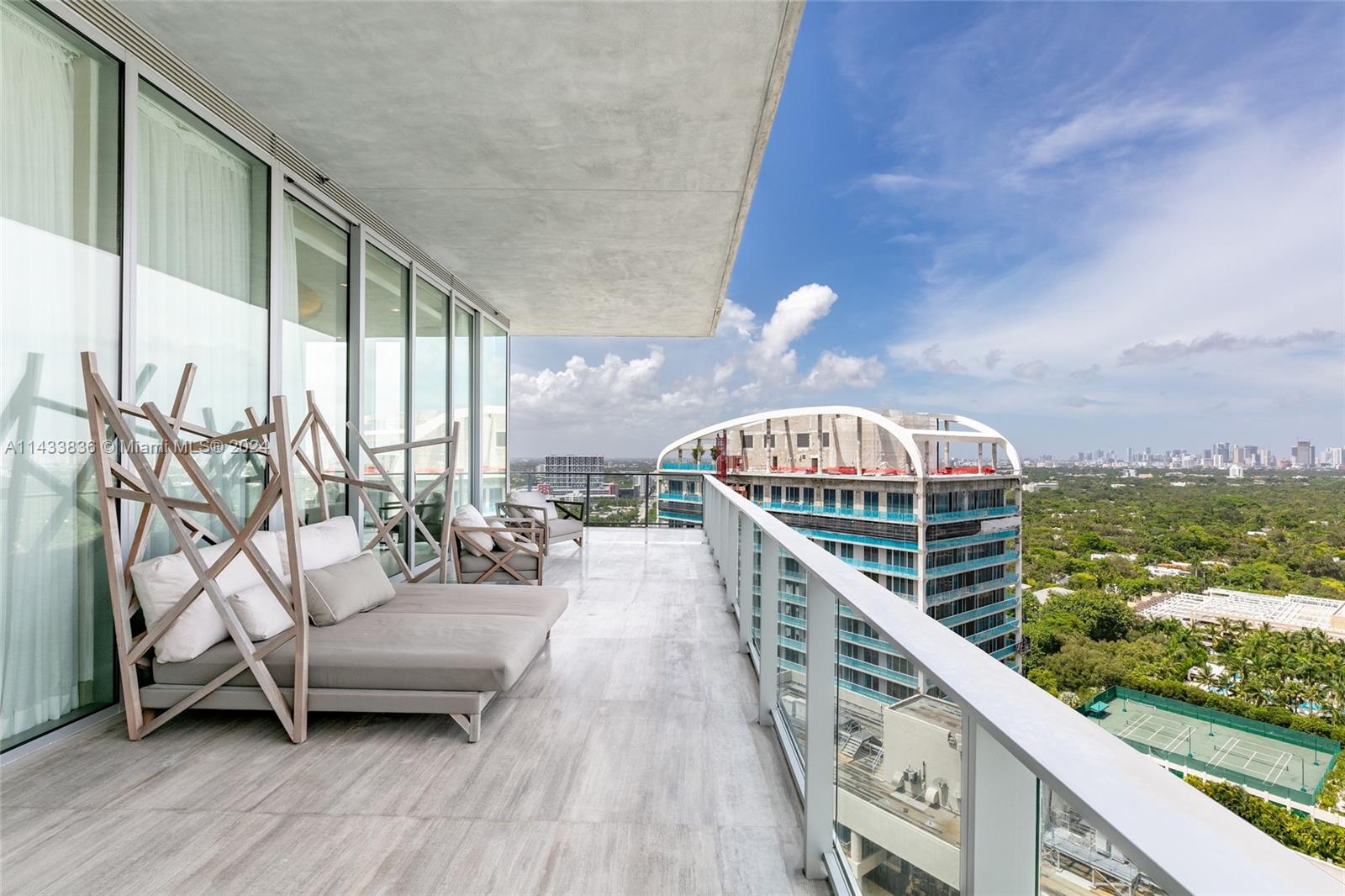 DINNER KEY - Residential