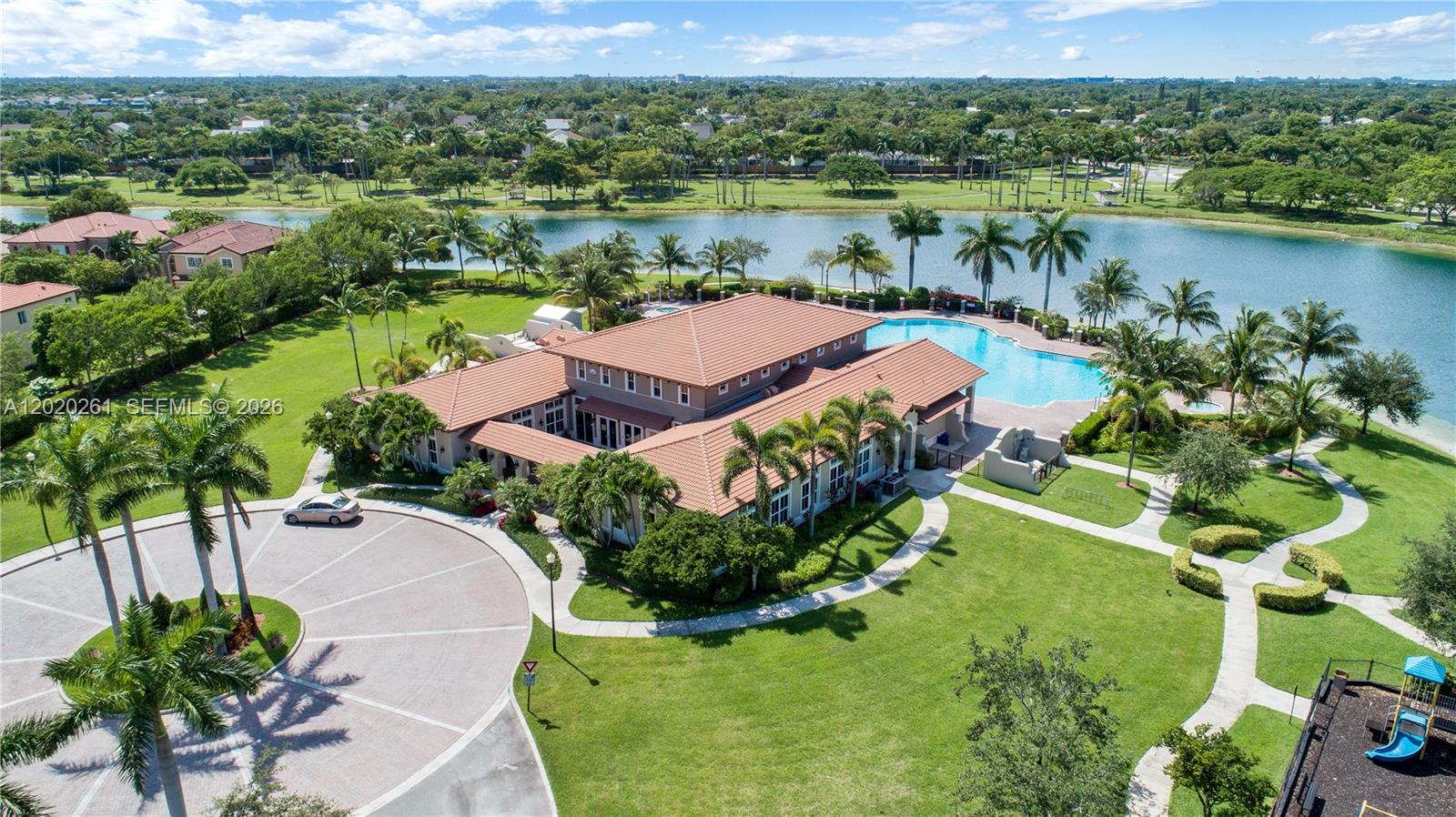 THE COURTS AT BAYSHORE II - Residential