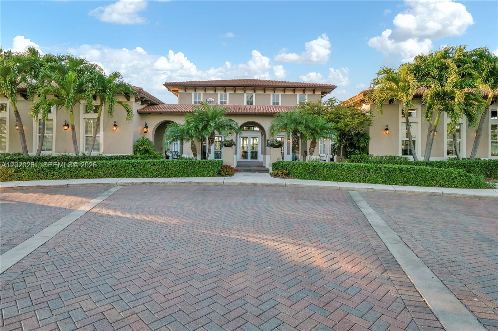 THE COURTS AT BAYSHORE II - Residential