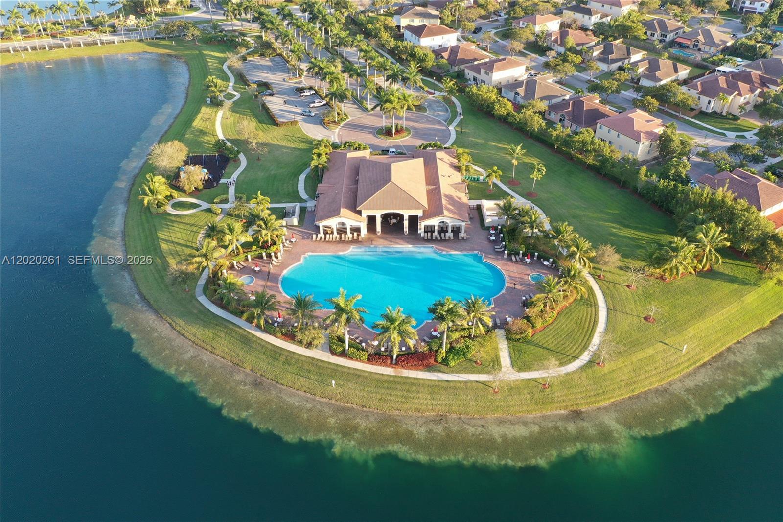 THE COURTS AT BAYSHORE II - Residential
