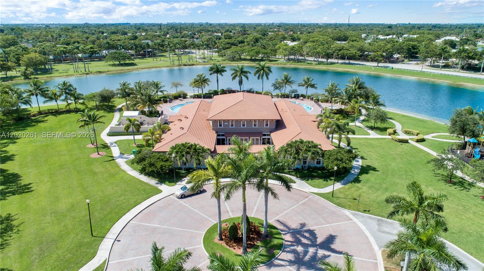 THE COURTS AT BAYSHORE II - Residential