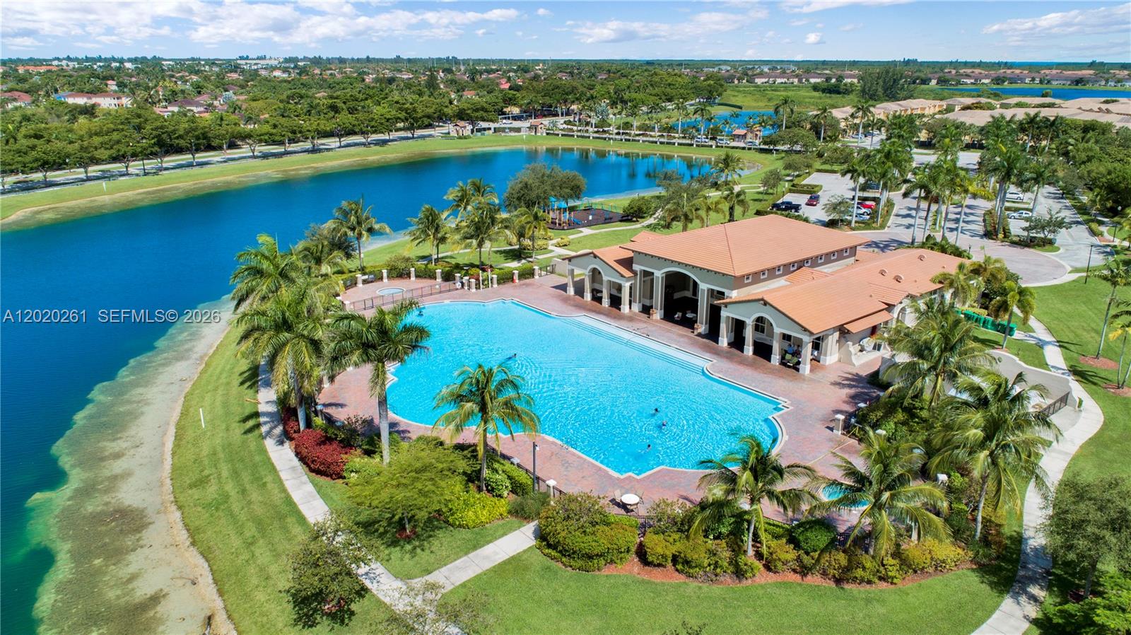 THE COURTS AT BAYSHORE II - Residential