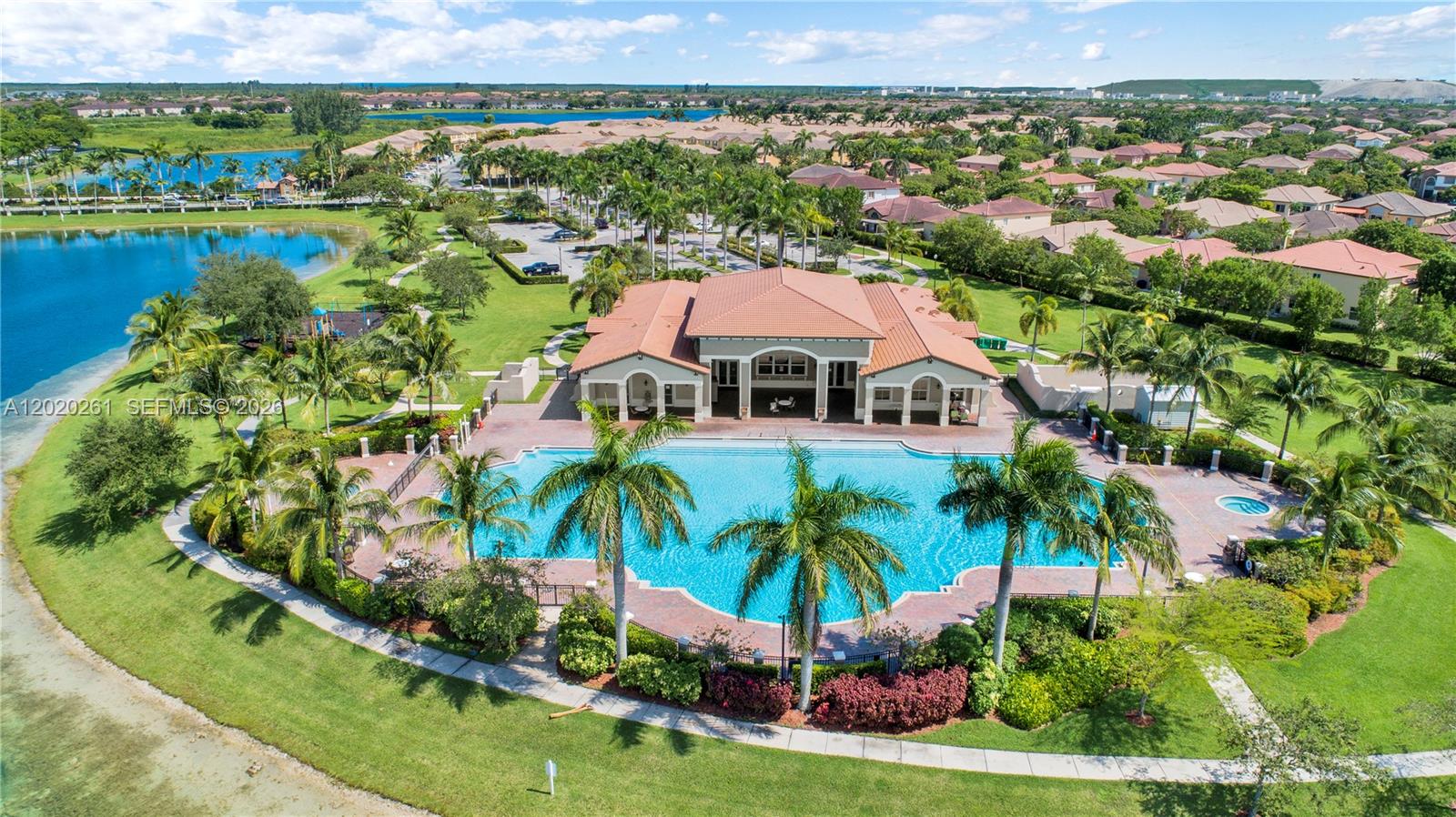 THE COURTS AT BAYSHORE II - Residential