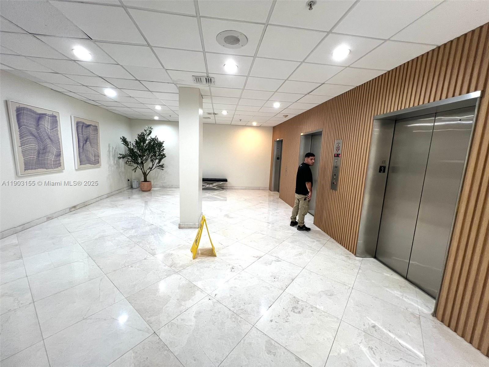 COMMODORE PLAZA CONDO - Residential