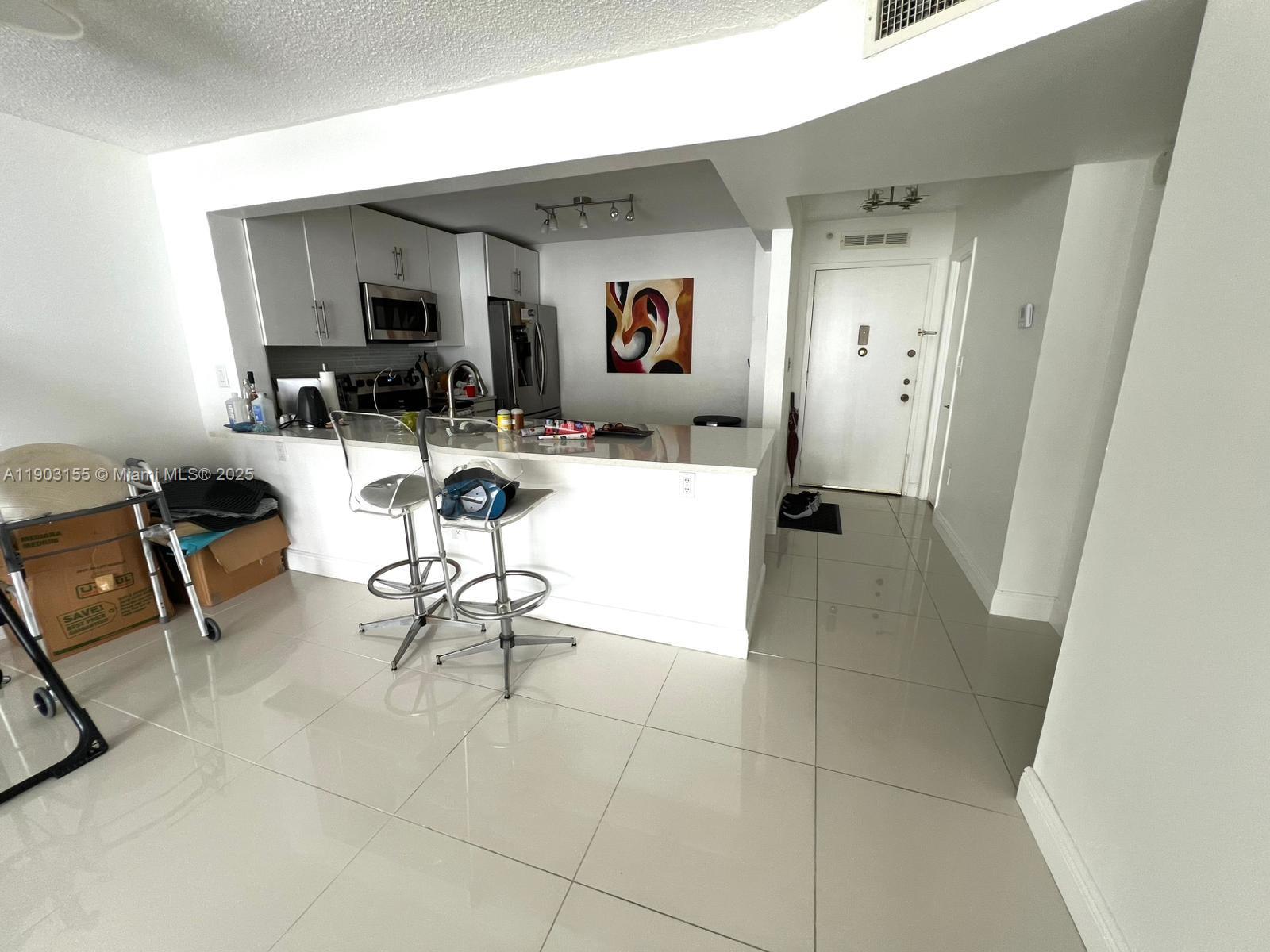 COMMODORE PLAZA CONDO - Residential