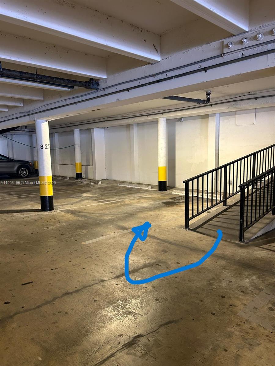 COMMODORE PLAZA CONDO - Residential