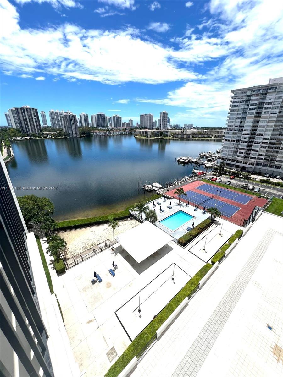 COMMODORE PLAZA CONDO - Residential