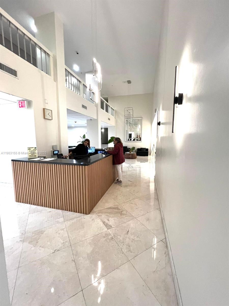 COMMODORE PLAZA CONDO - Residential