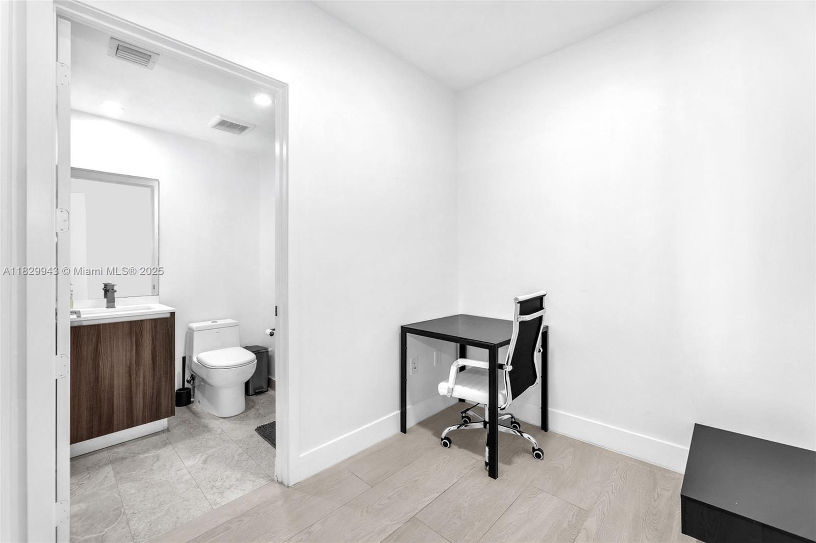 ARIA ON THE BAY CONDO - Residential Lease