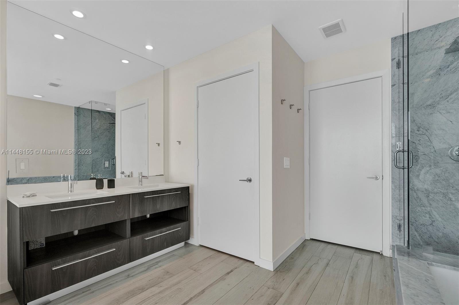 GRAN PARAISO CONDO - Residential