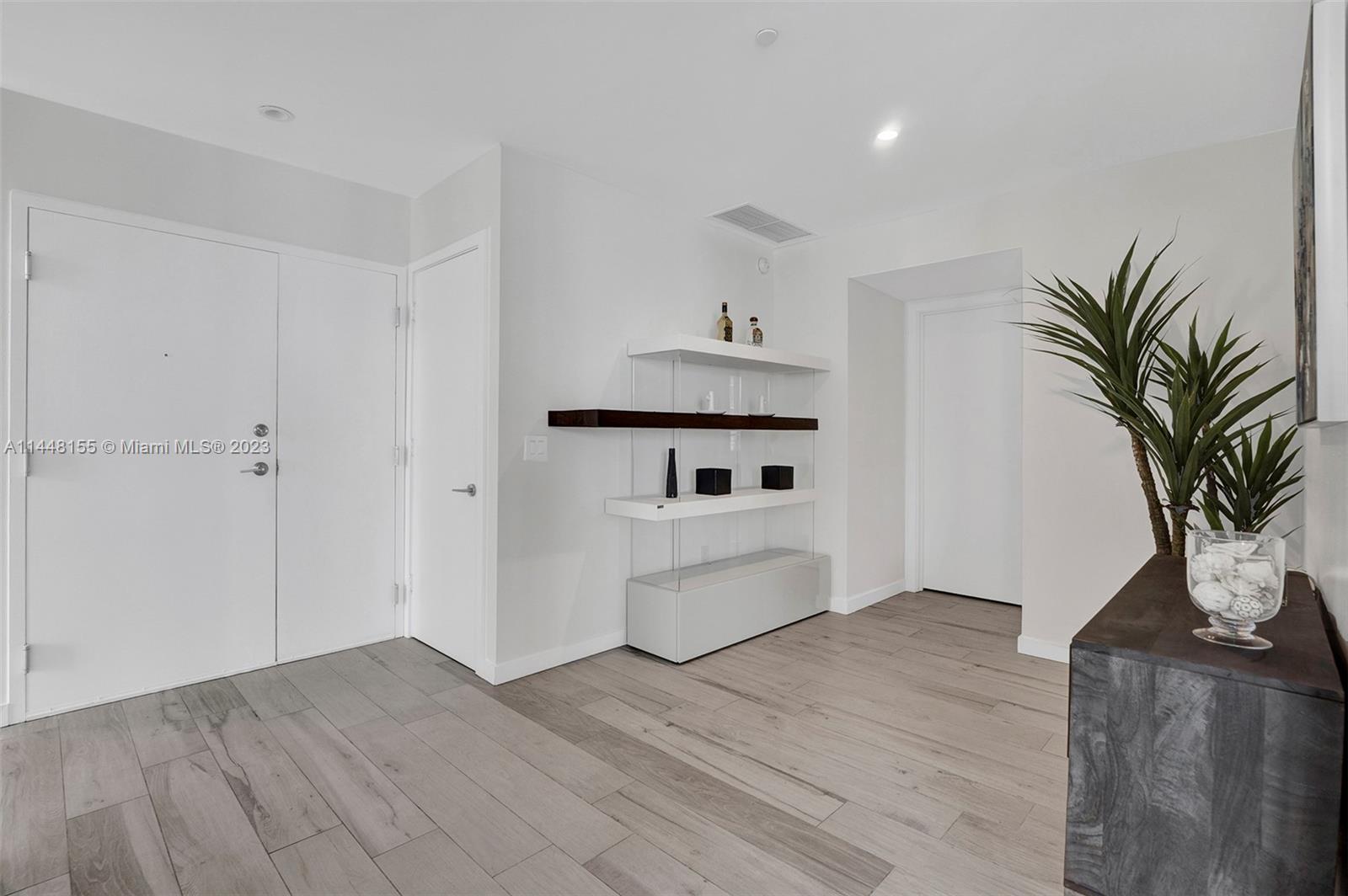 GRAN PARAISO CONDO - Residential