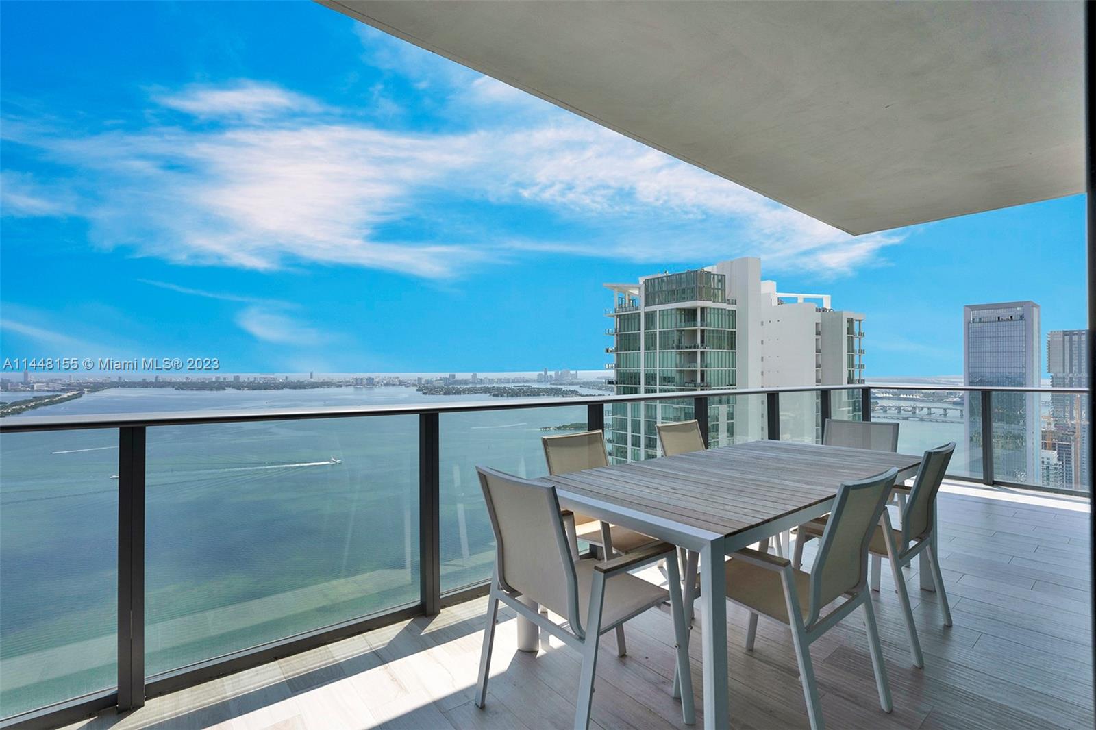 GRAN PARAISO CONDO - Residential