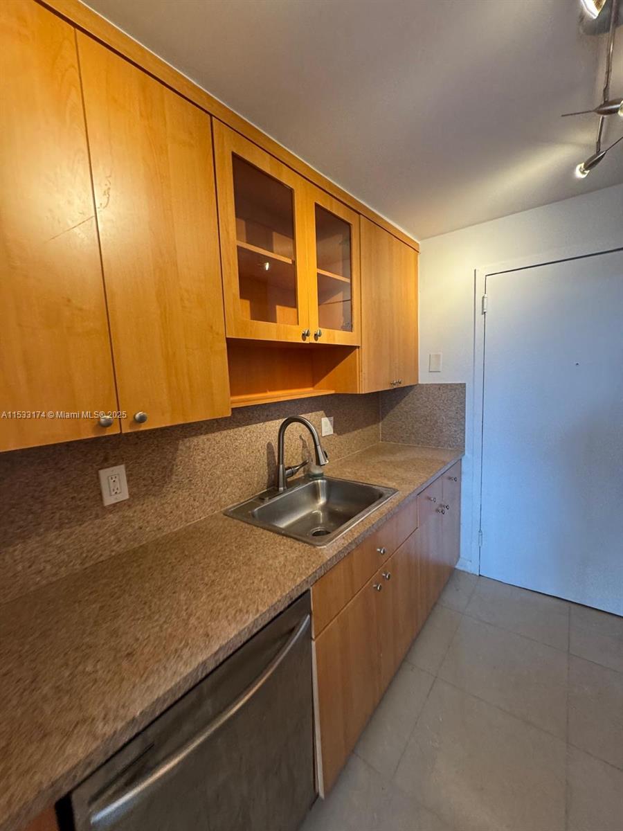 KEYSTONE TOWERS CONDO - Residential