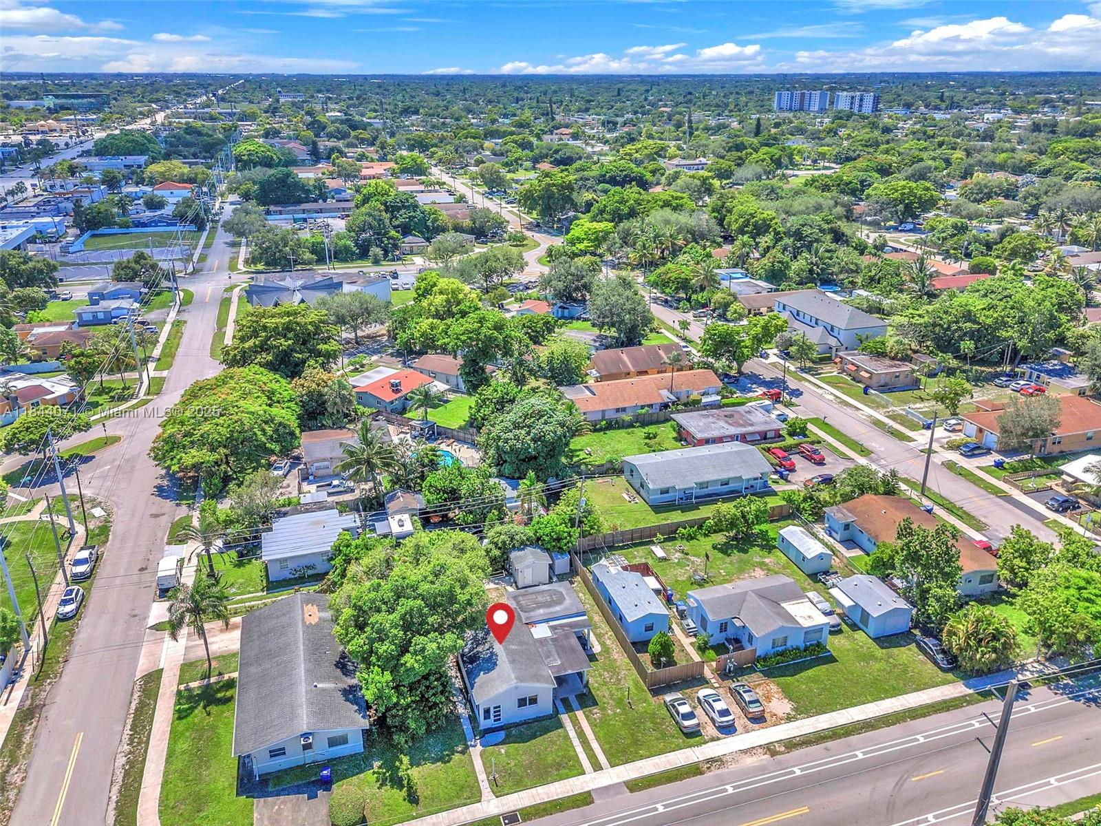 HOLLYWOOD BEACH GARDENS - Residential