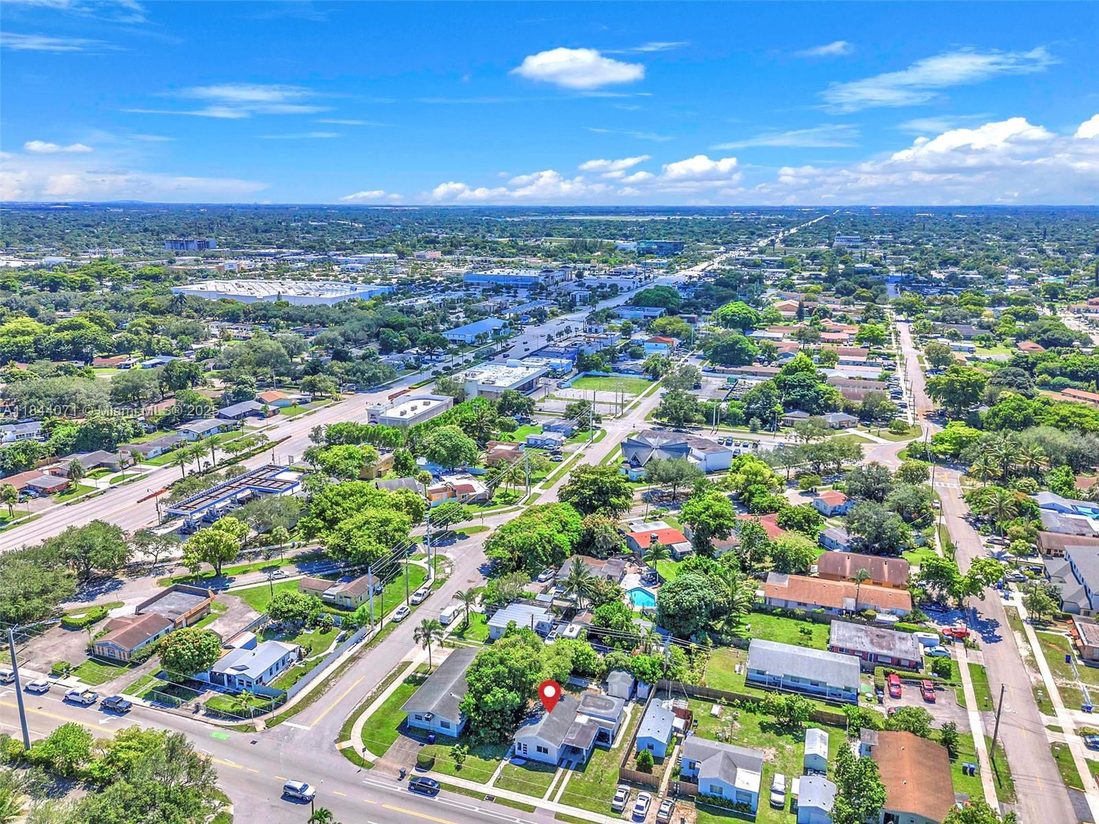 HOLLYWOOD BEACH GARDENS - Residential