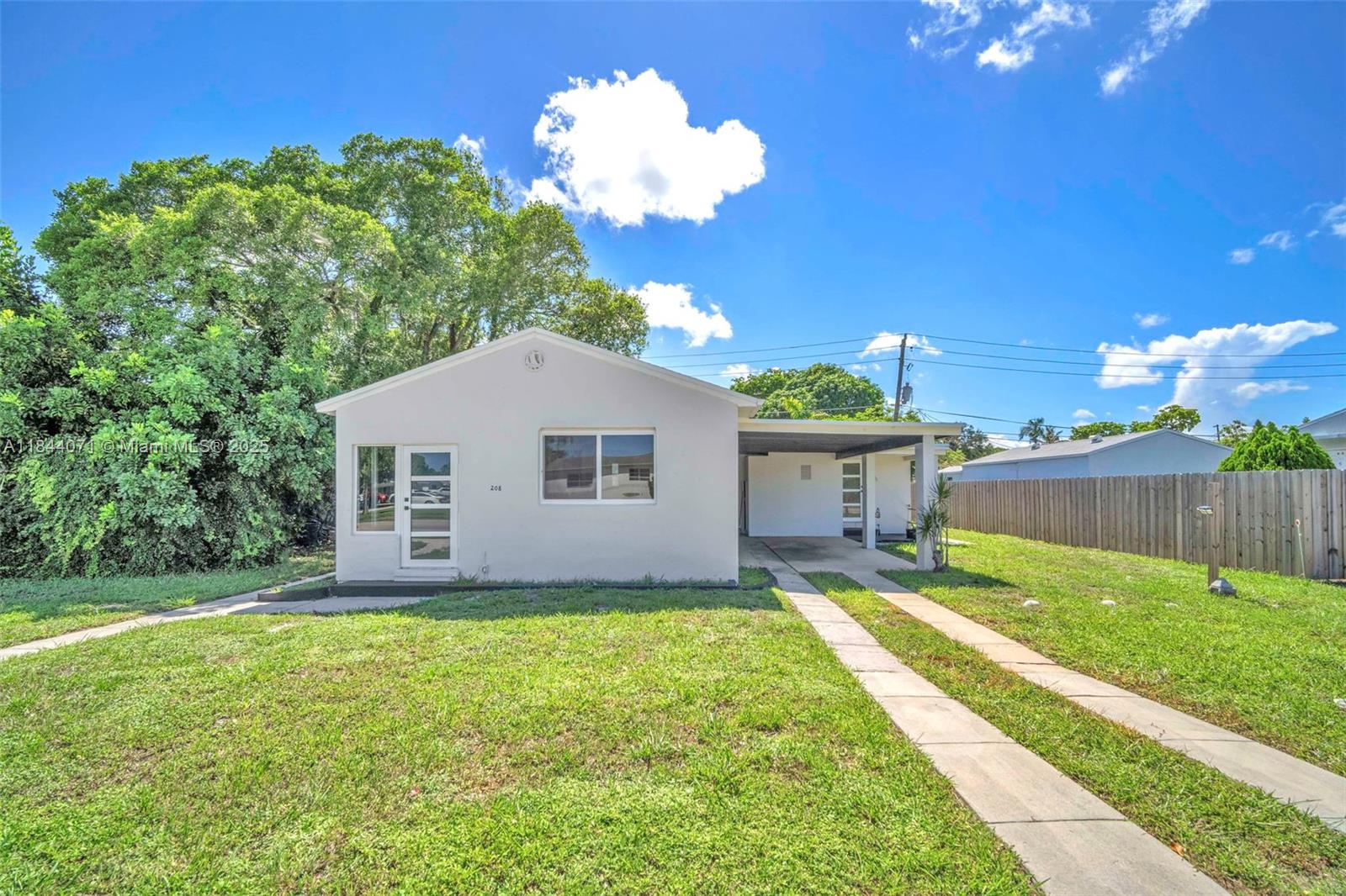 HOLLYWOOD BEACH GARDENS - Residential