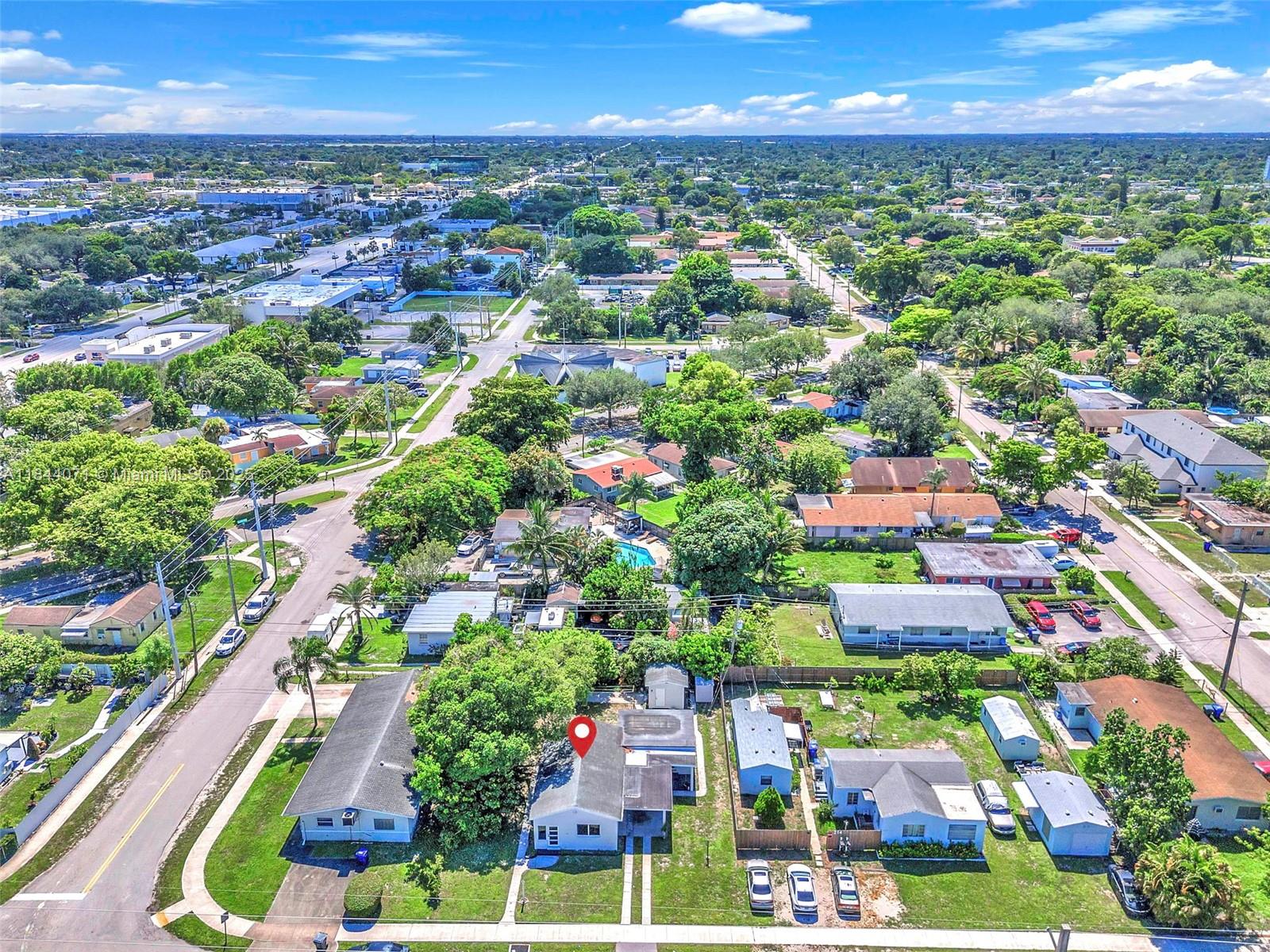 HOLLYWOOD BEACH GARDENS - Residential
