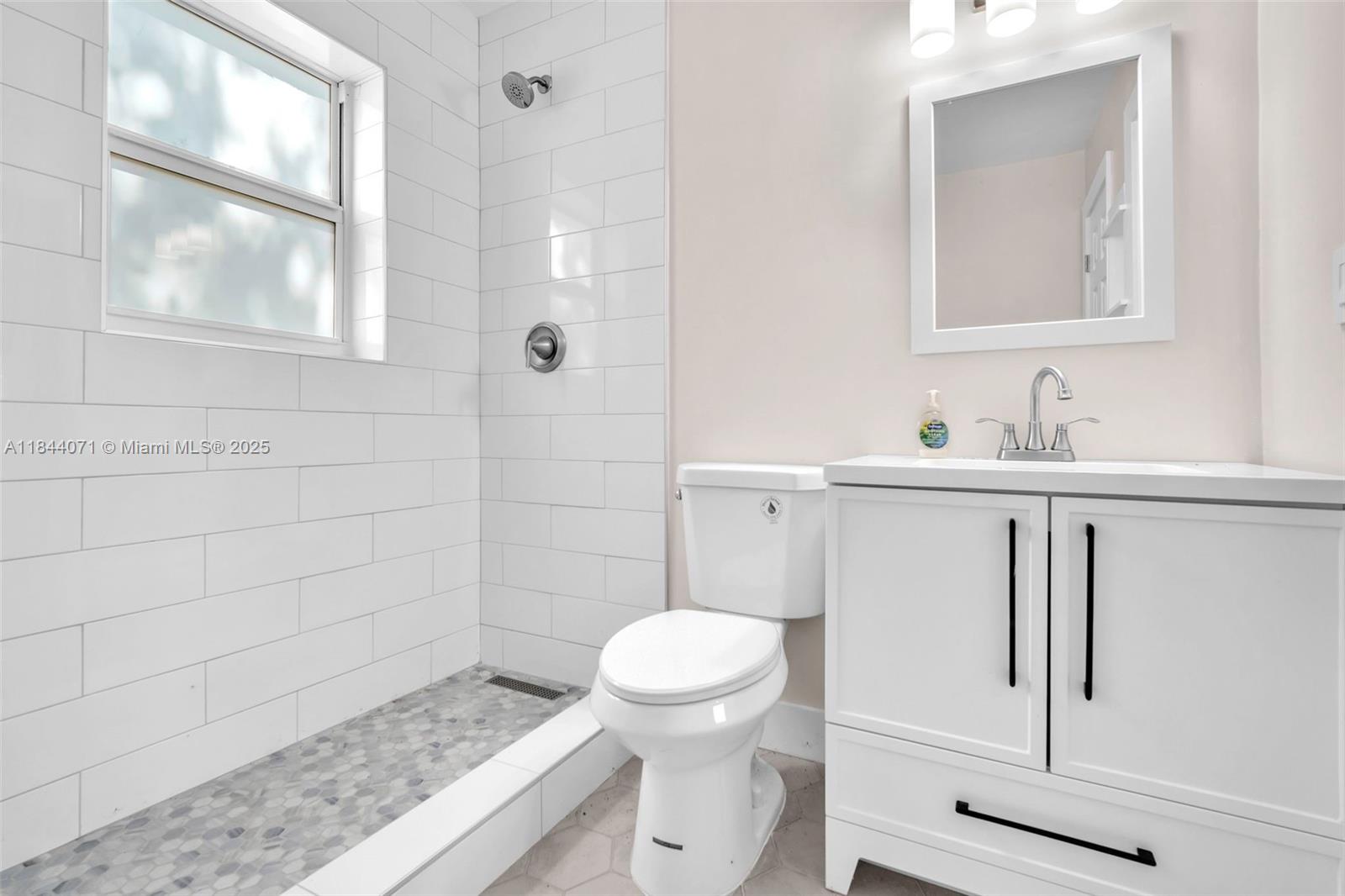 HOLLYWOOD BEACH GARDENS - Residential