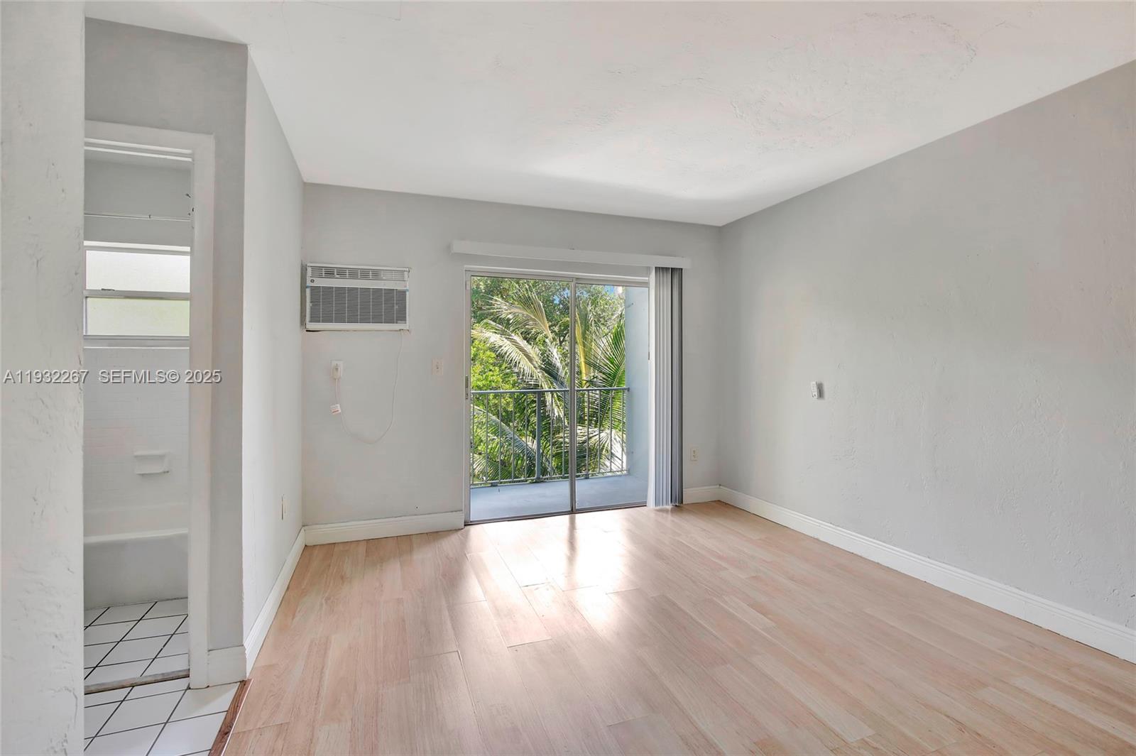 1860 Venice Park Dr 204