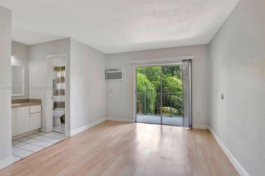 Amazing location in waterfront community! One bed/ one bath with canal view from bedroom balcony, walk in closet, spacious living room and eat in kitchen. Gated community, pool and laundry facility. Excellent location in proximity to FIU campus, Aventura Mall and beaches.