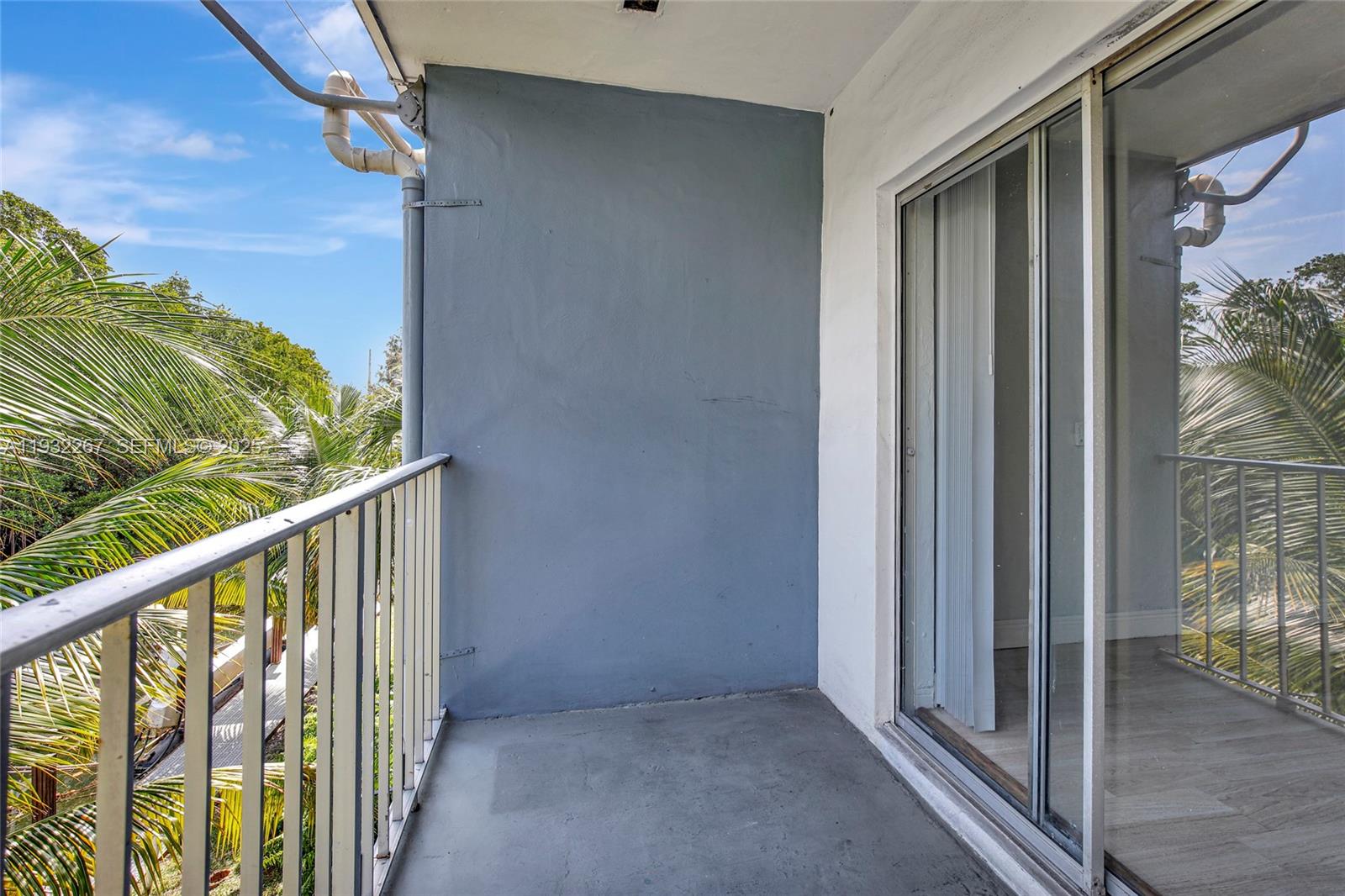 1860 Venice Park Dr 204