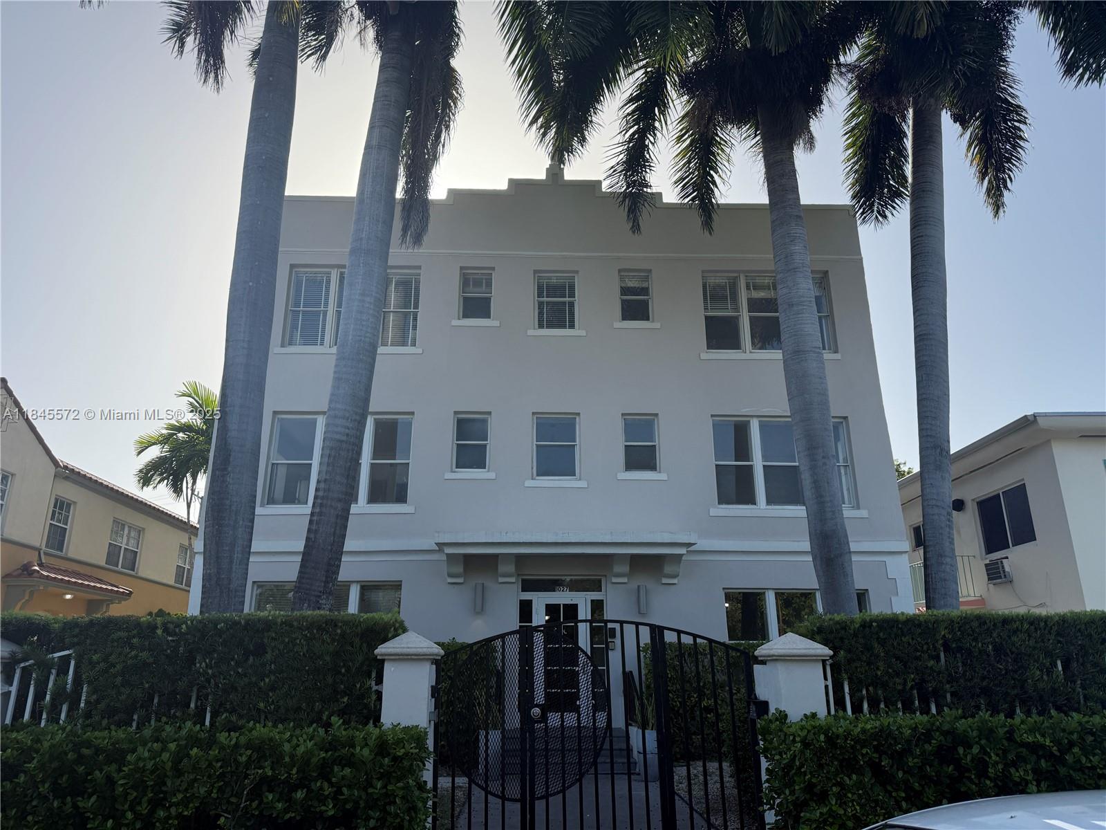 Embrace South Beach living in this top-floor corner 2-bedroom, 2-bath condo, just steps from the ocean. Awash with natural light, this inviting unit is perfectly situated in the iconic Art Deco District. Featuring the convenience of an in-unit washer and dryer, it offers effortless access to Miami’s world-class dining, shopping, nightlife, and pristine beaches. Don’t miss your chance to own a stylish retreat in the heart of it all—schedule your showing today!