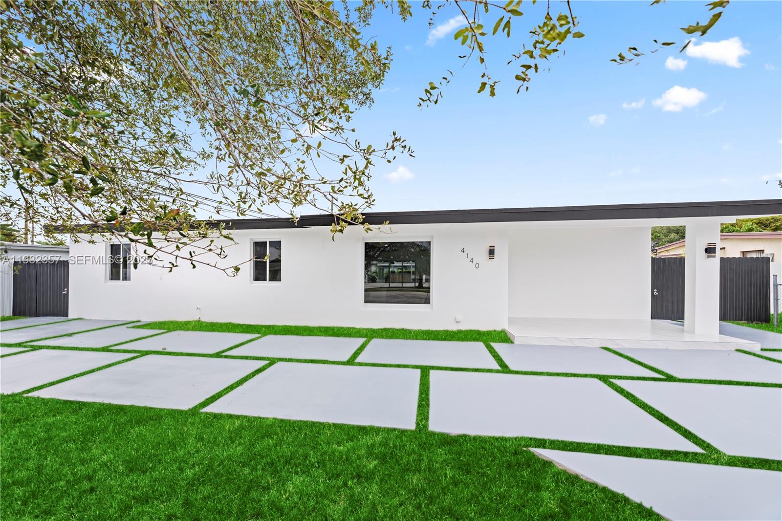 WESTWOOD LAKE 2ND ADDN - Residential