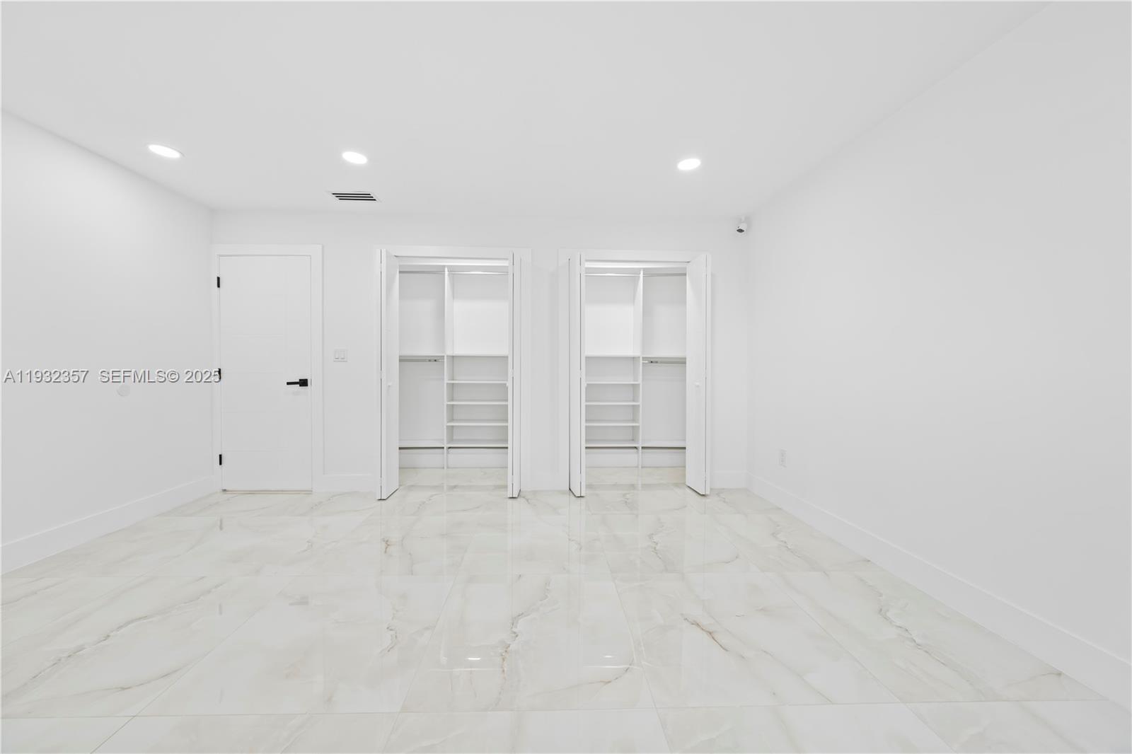 WESTWOOD LAKE 2ND ADDN - Residential