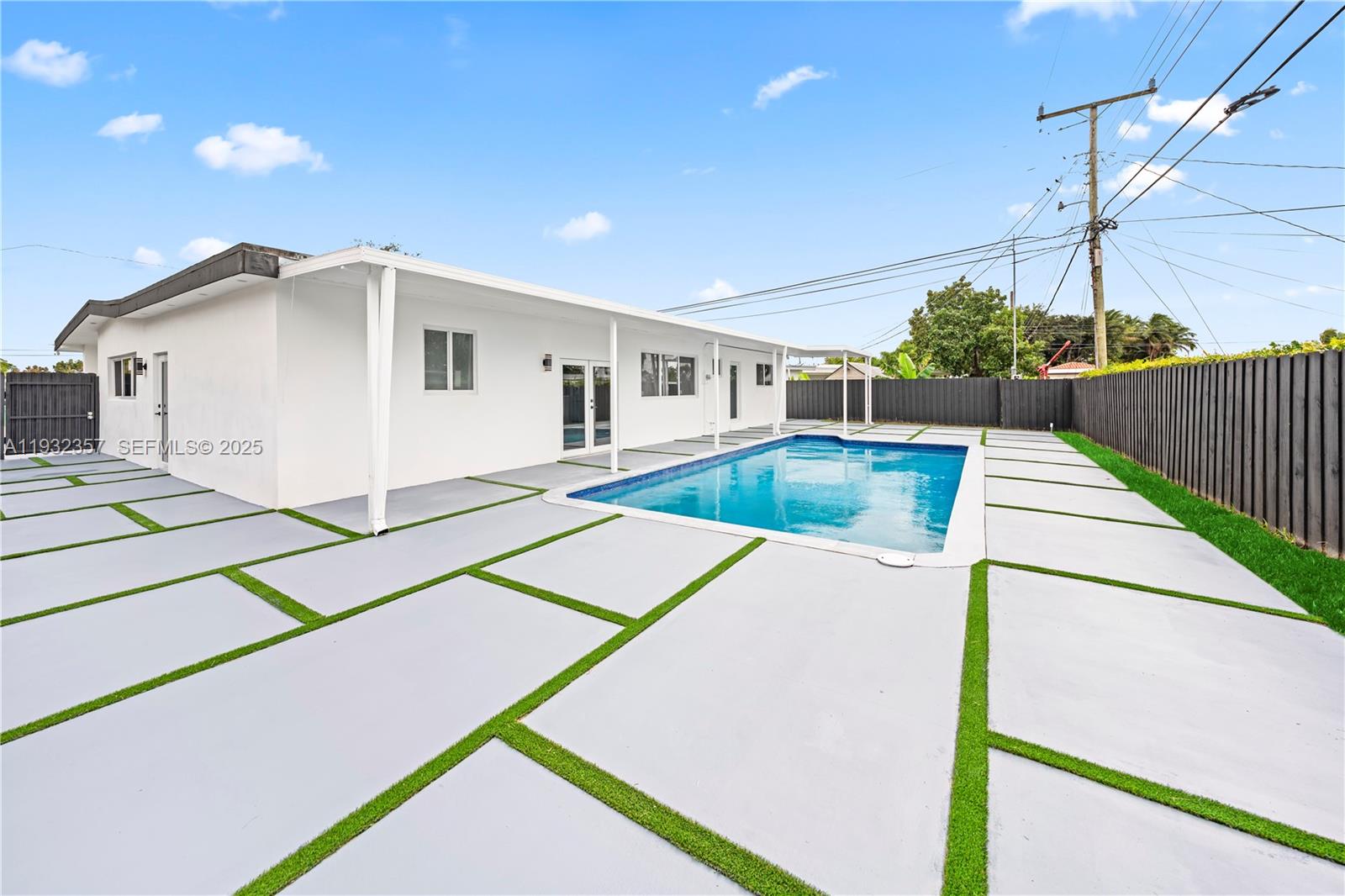 WESTWOOD LAKE 2ND ADDN - Residential