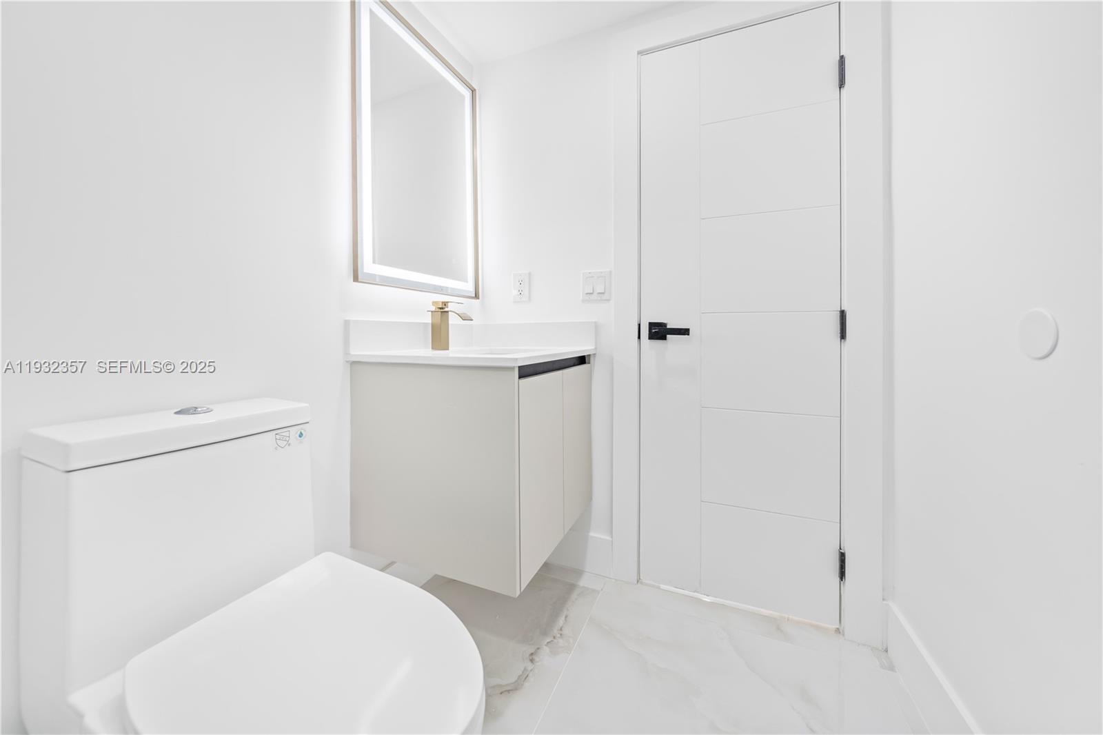 WESTWOOD LAKE 2ND ADDN - Residential