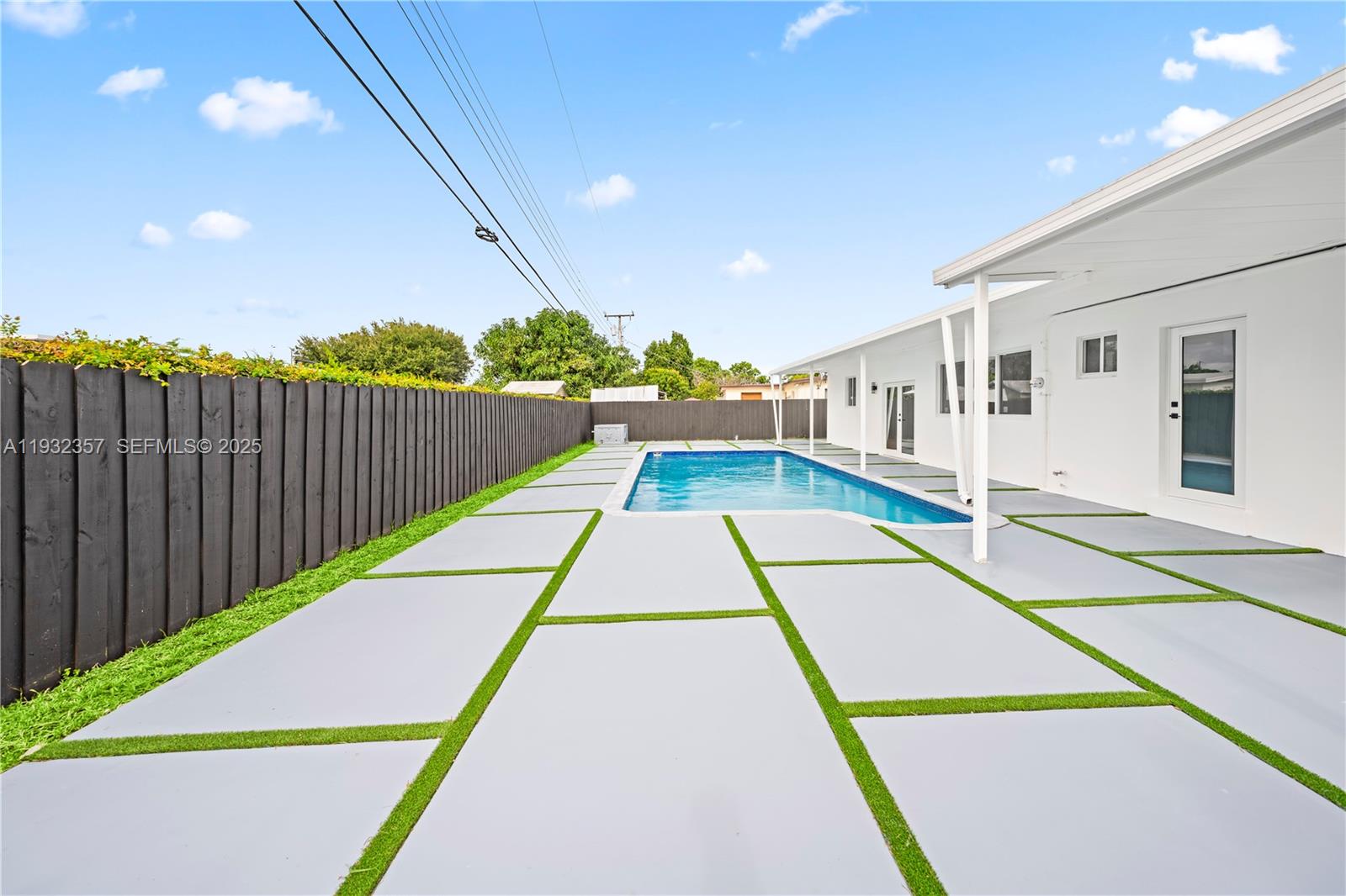 WESTWOOD LAKE 2ND ADDN - Residential