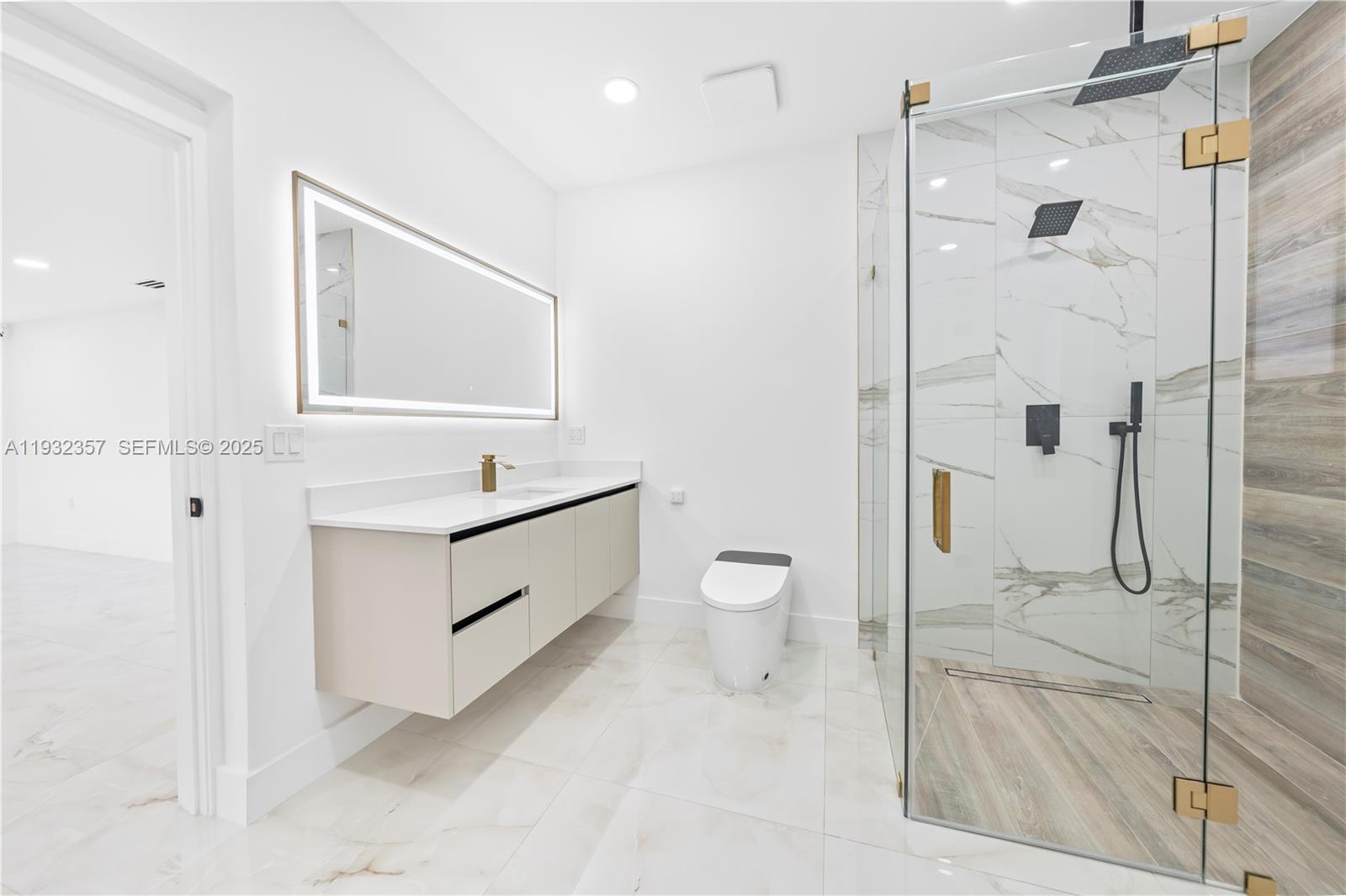 WESTWOOD LAKE 2ND ADDN - Residential