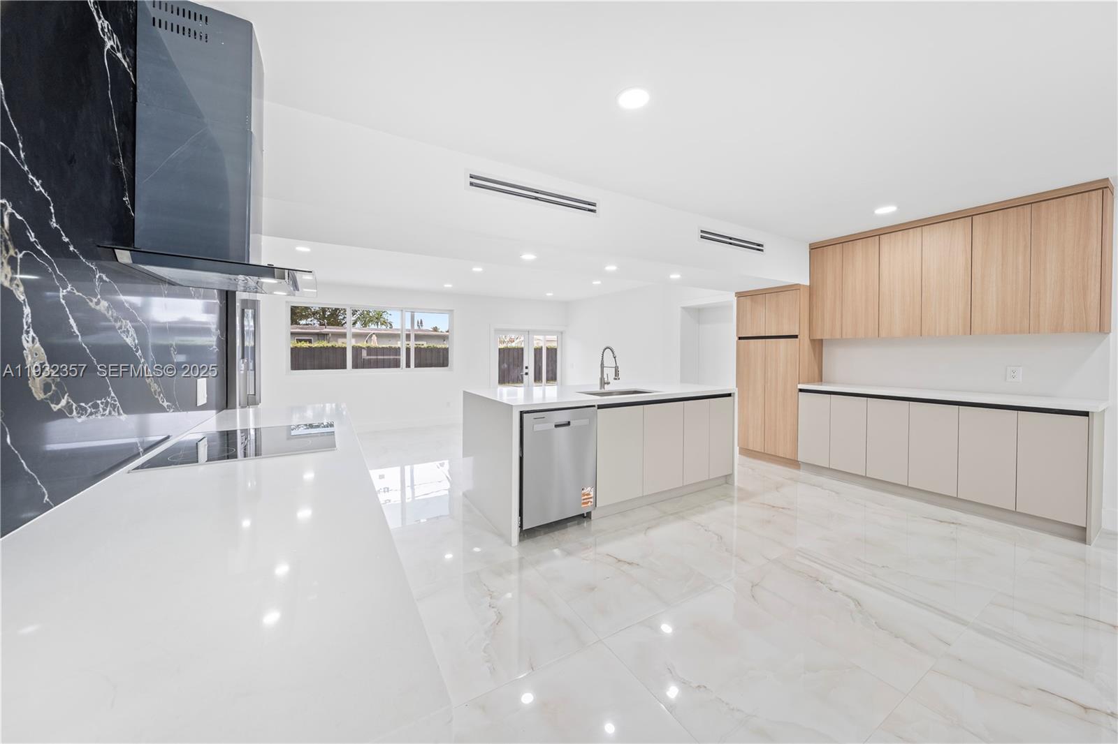 WESTWOOD LAKE 2ND ADDN - Residential