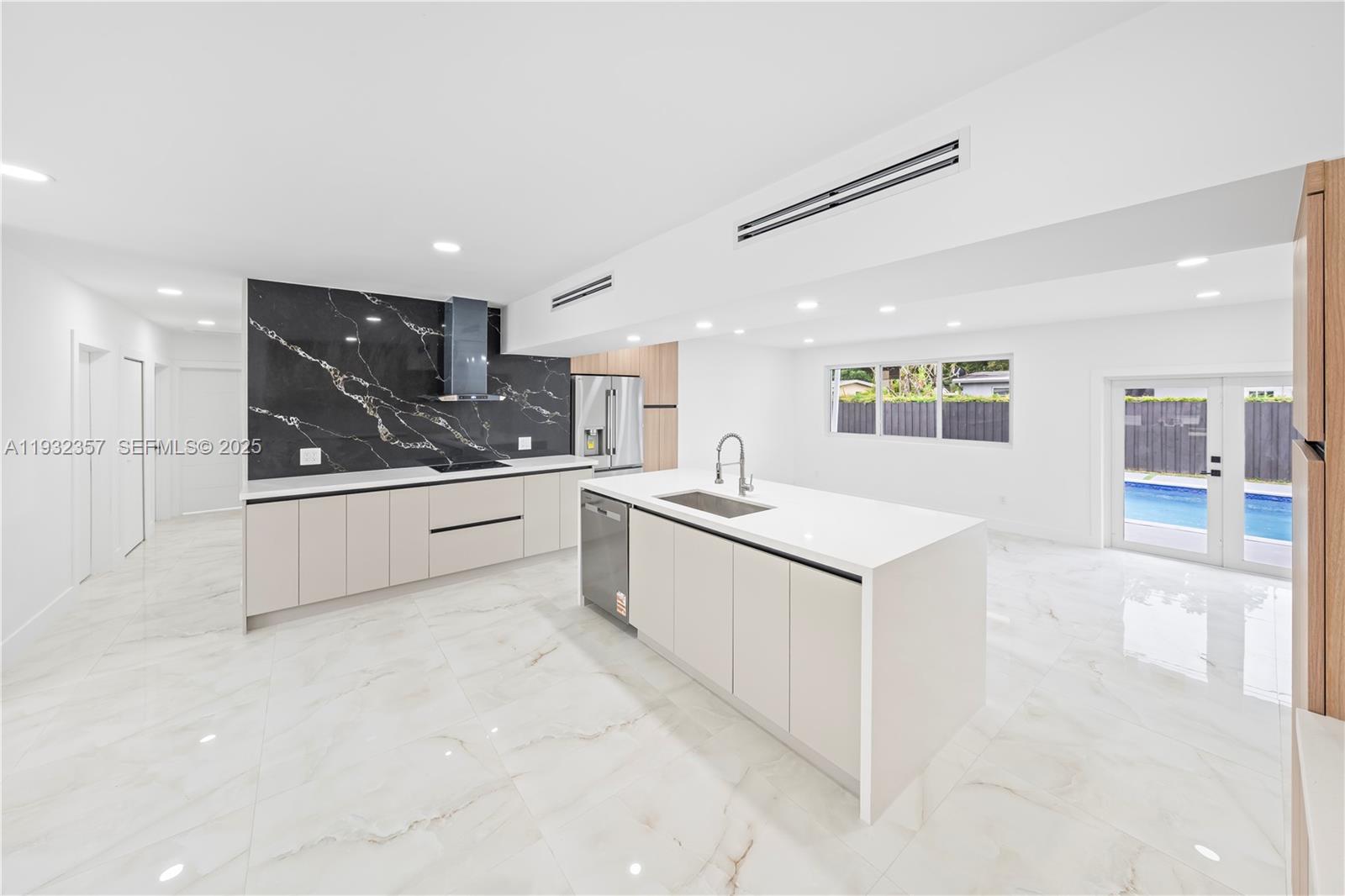 WESTWOOD LAKE 2ND ADDN - Residential