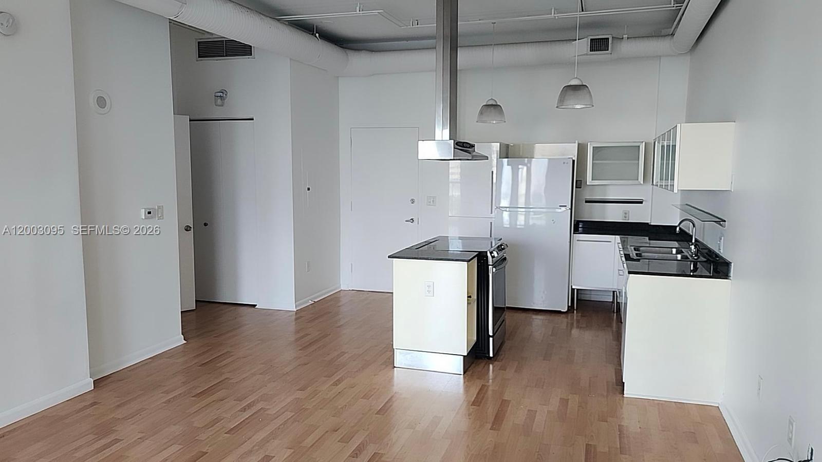 10 SW South River Dr 802