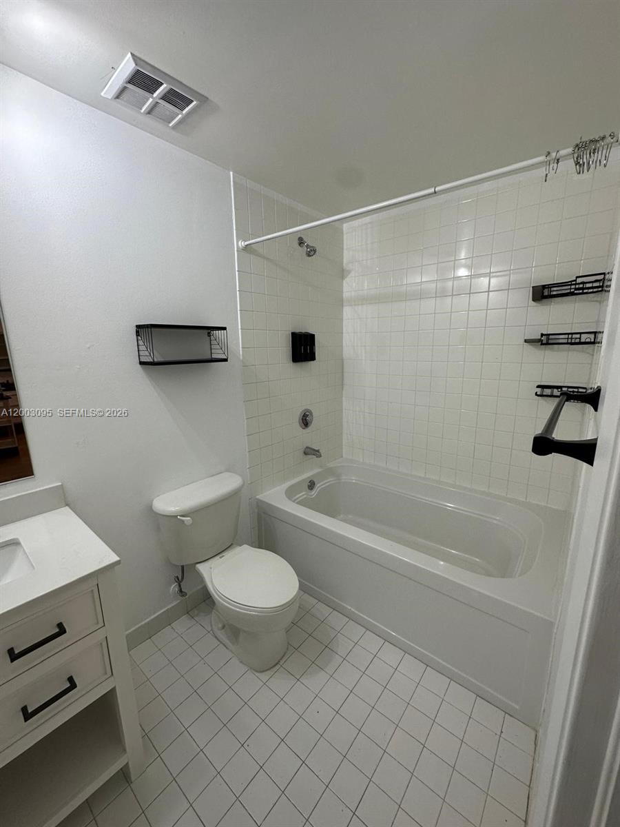 10 SW South River Dr 802