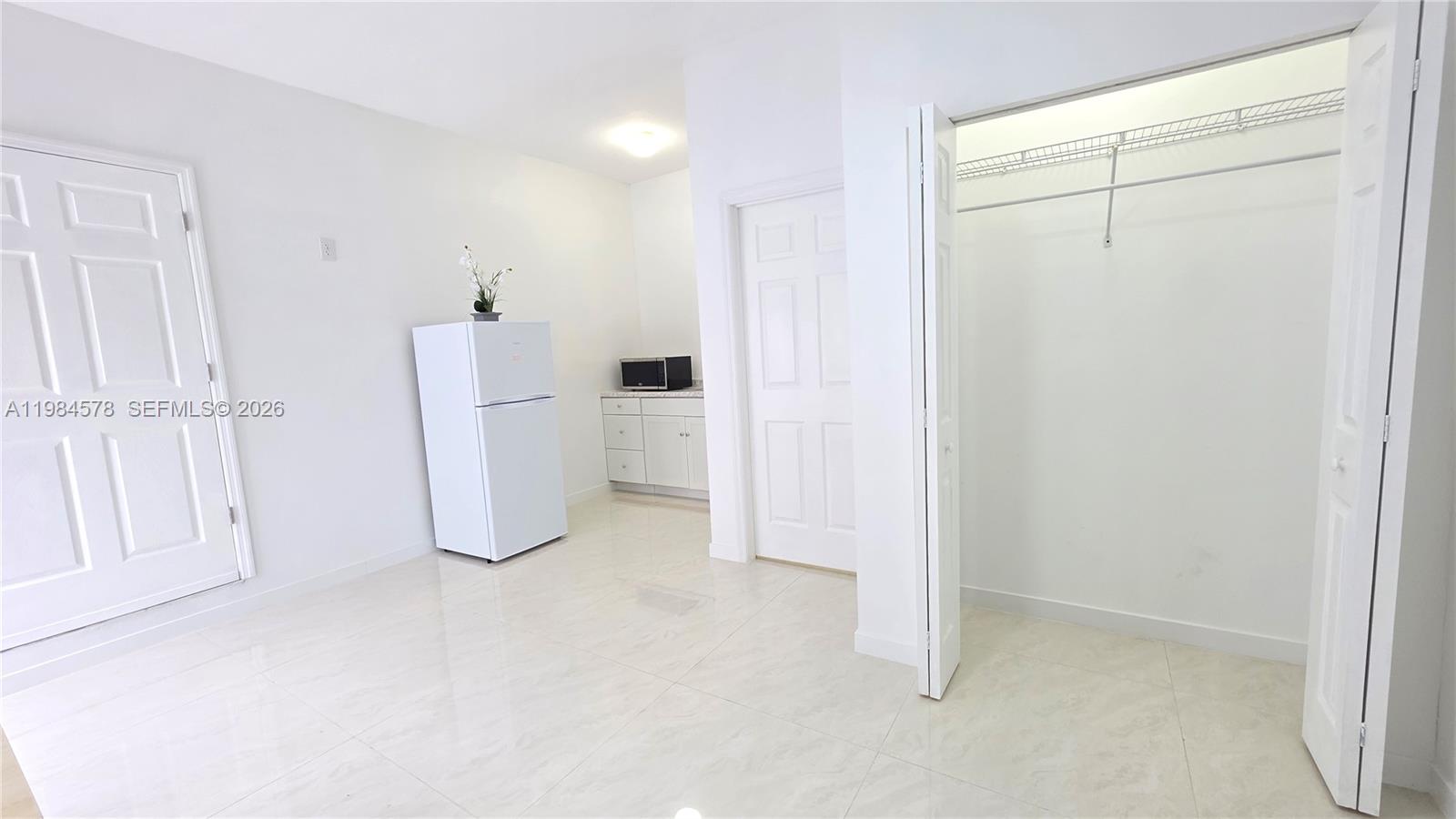 MILON VENTURE - Residential Lease