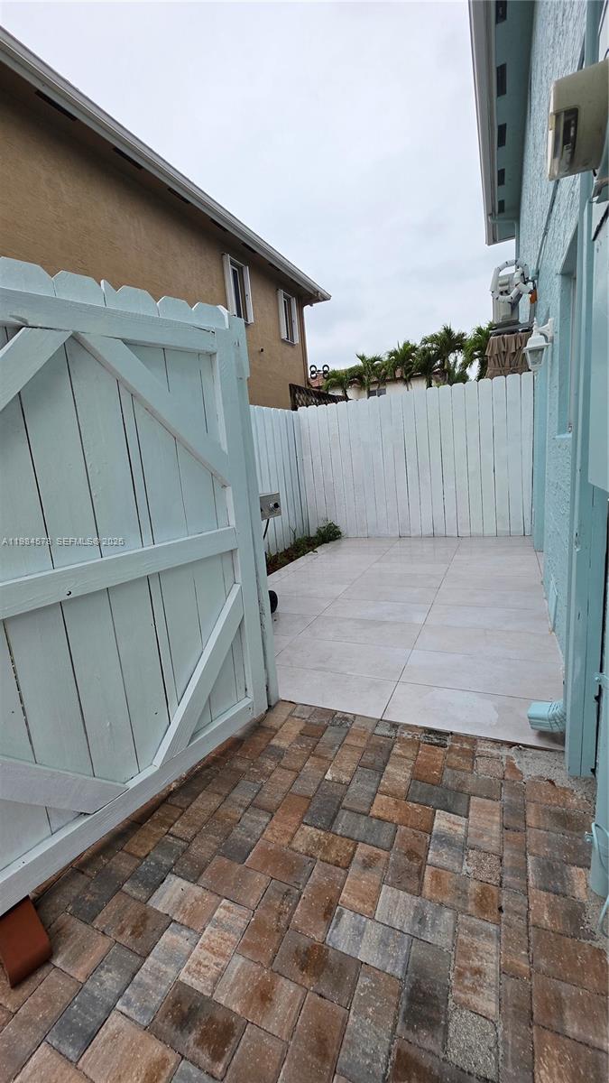 MILON VENTURE - Residential Lease