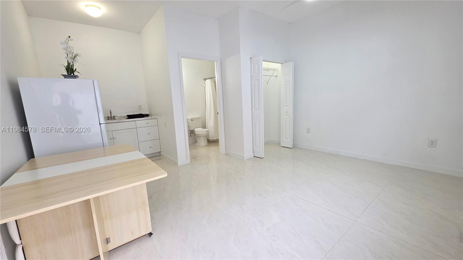 MILON VENTURE - Residential Lease