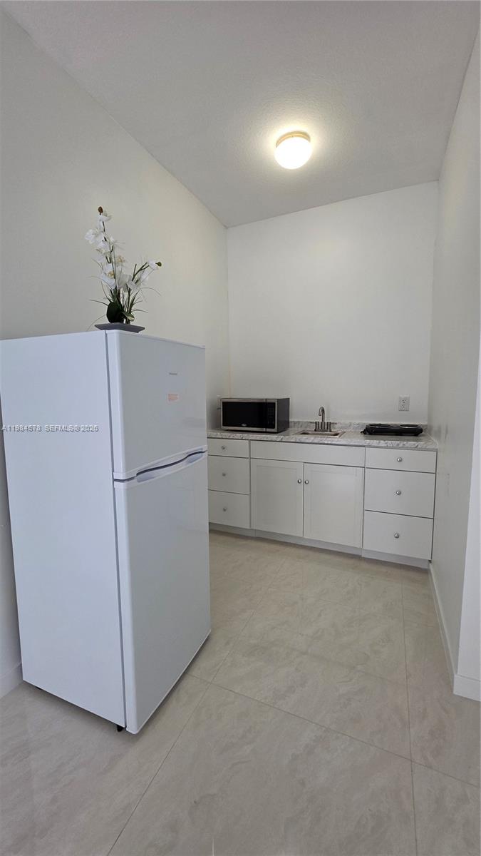 MILON VENTURE - Residential Lease