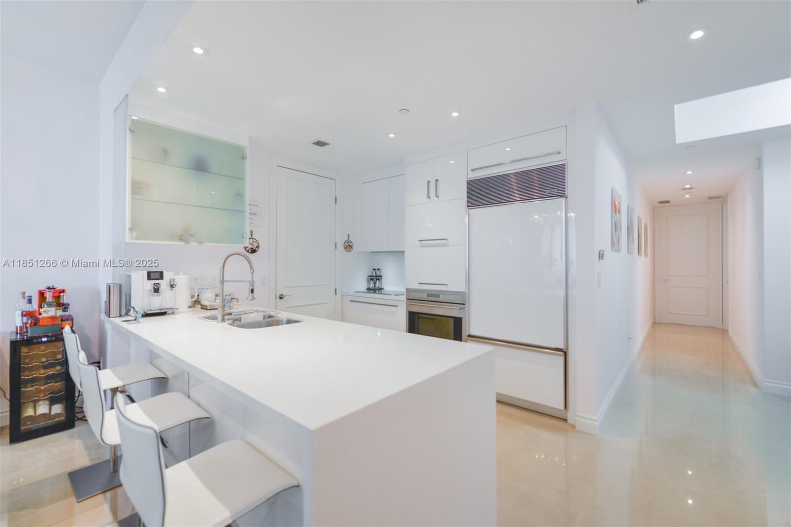 15901 Collins Ave 1602