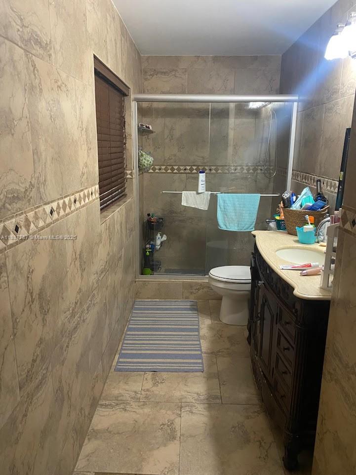 LAKES OF ACADIA UNIT 3 TH - Residential Lease
