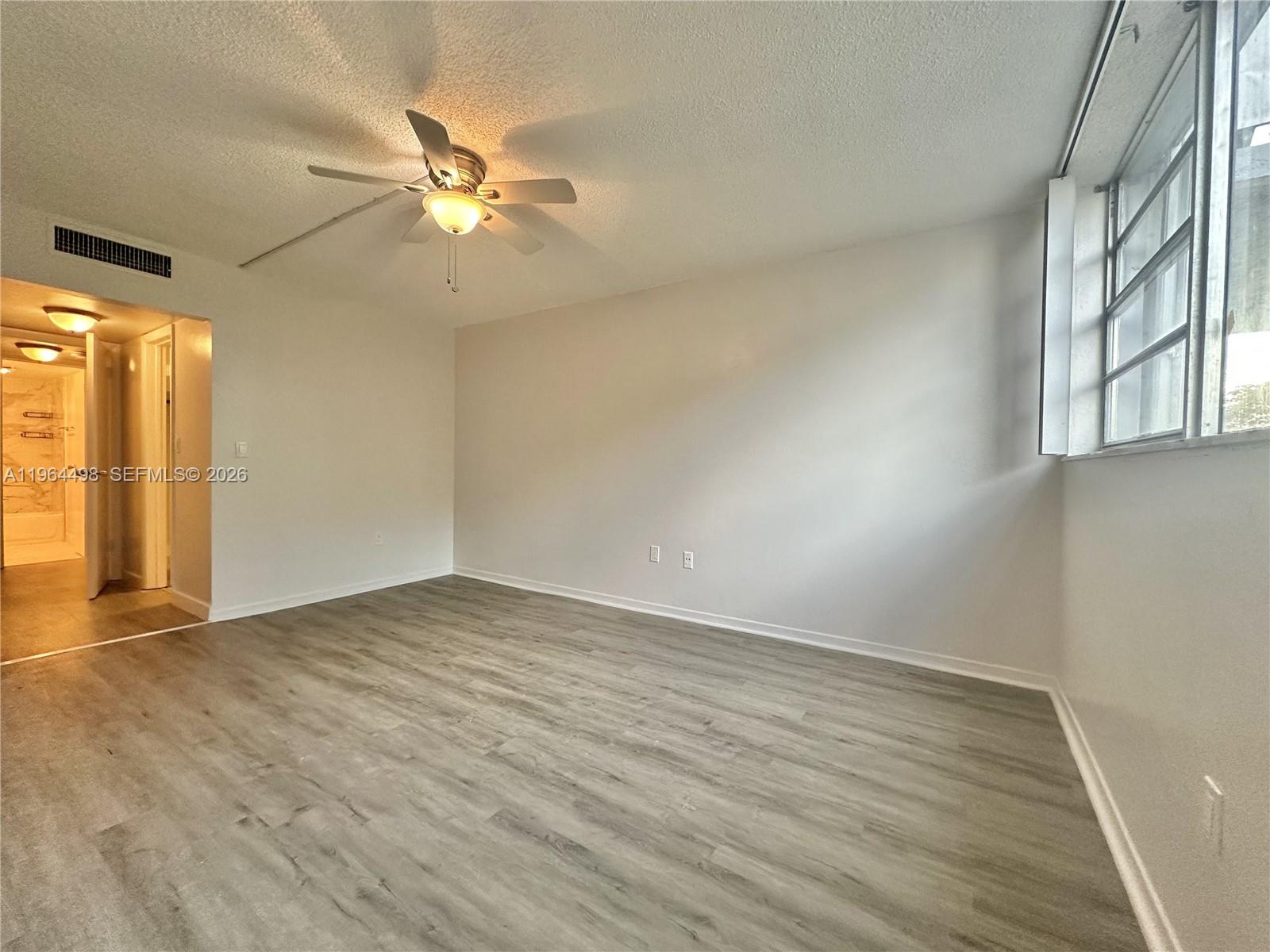 THREE HORIZONS NORTH COND - Residential