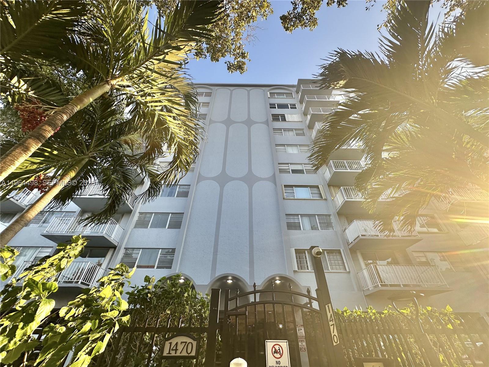 THREE HORIZONS NORTH COND - Residential