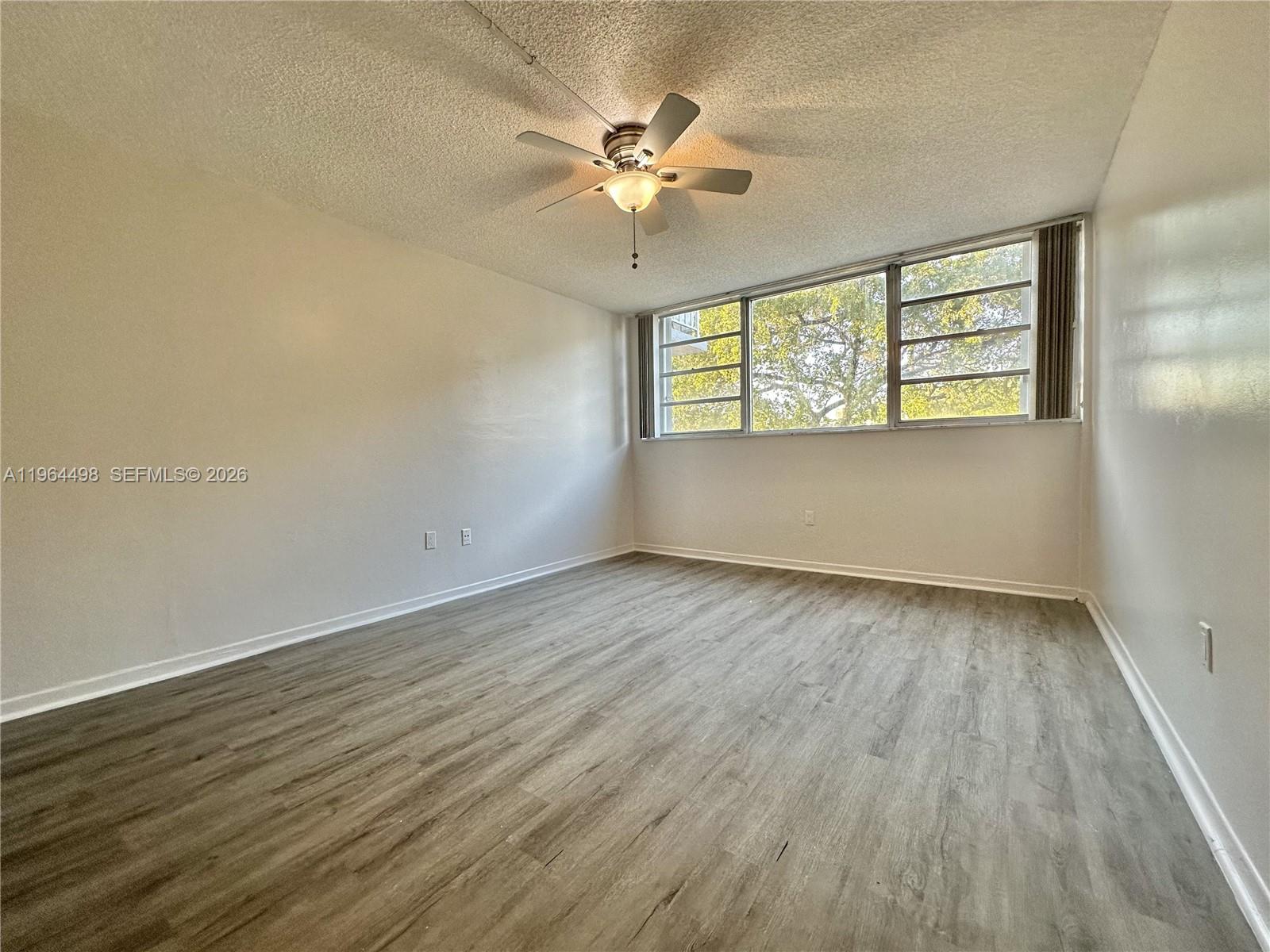 THREE HORIZONS NORTH COND - Residential