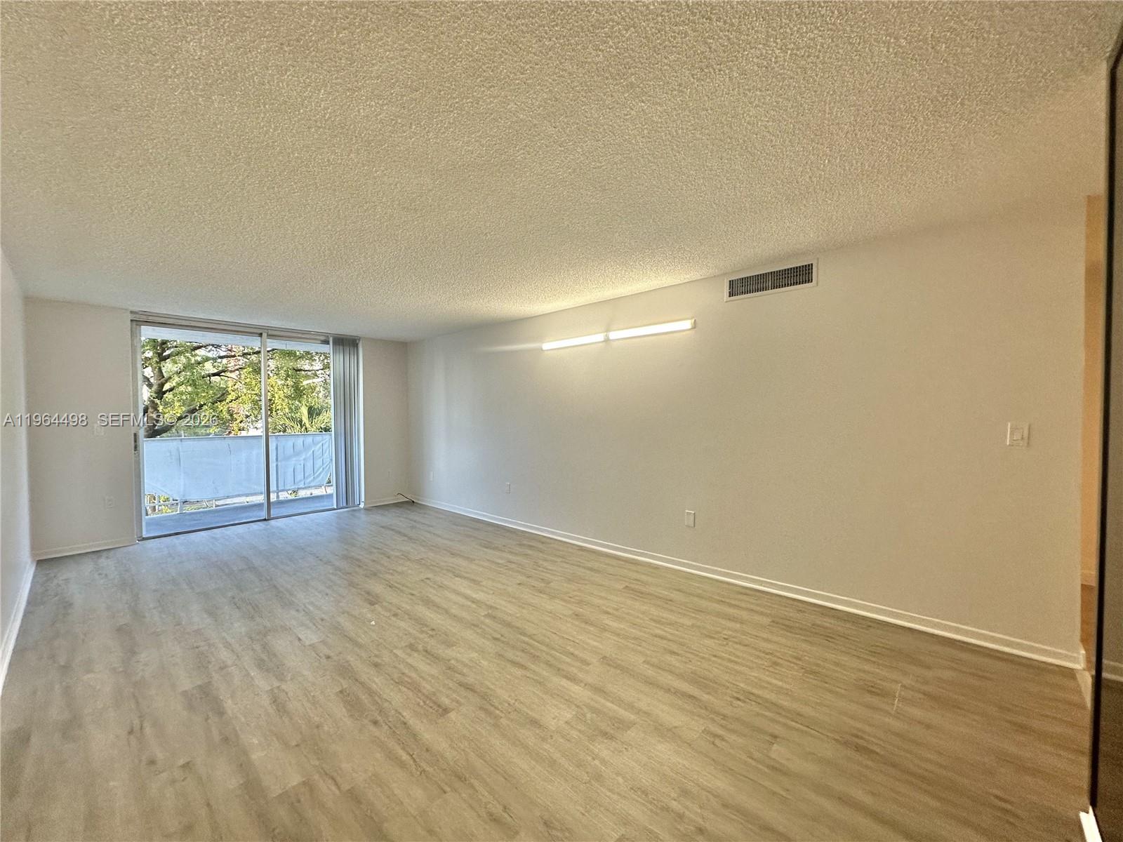 THREE HORIZONS NORTH COND - Residential