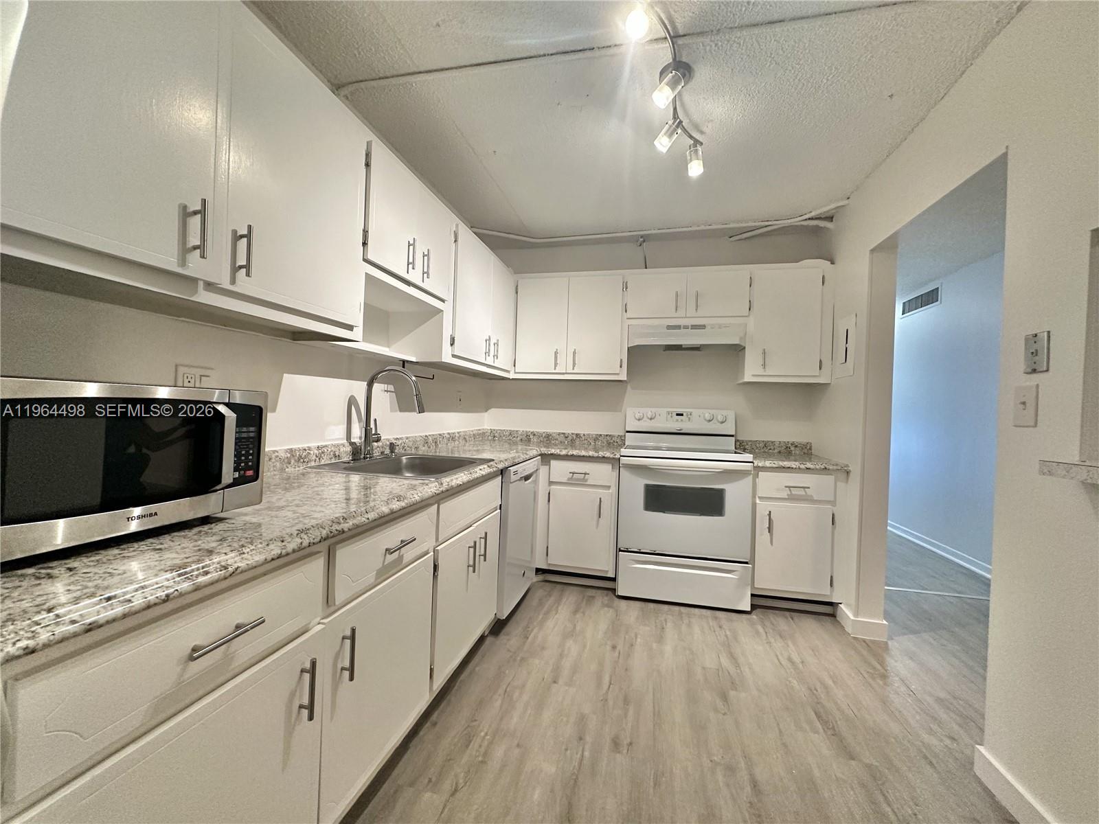 1470 NE 125th Ter 210