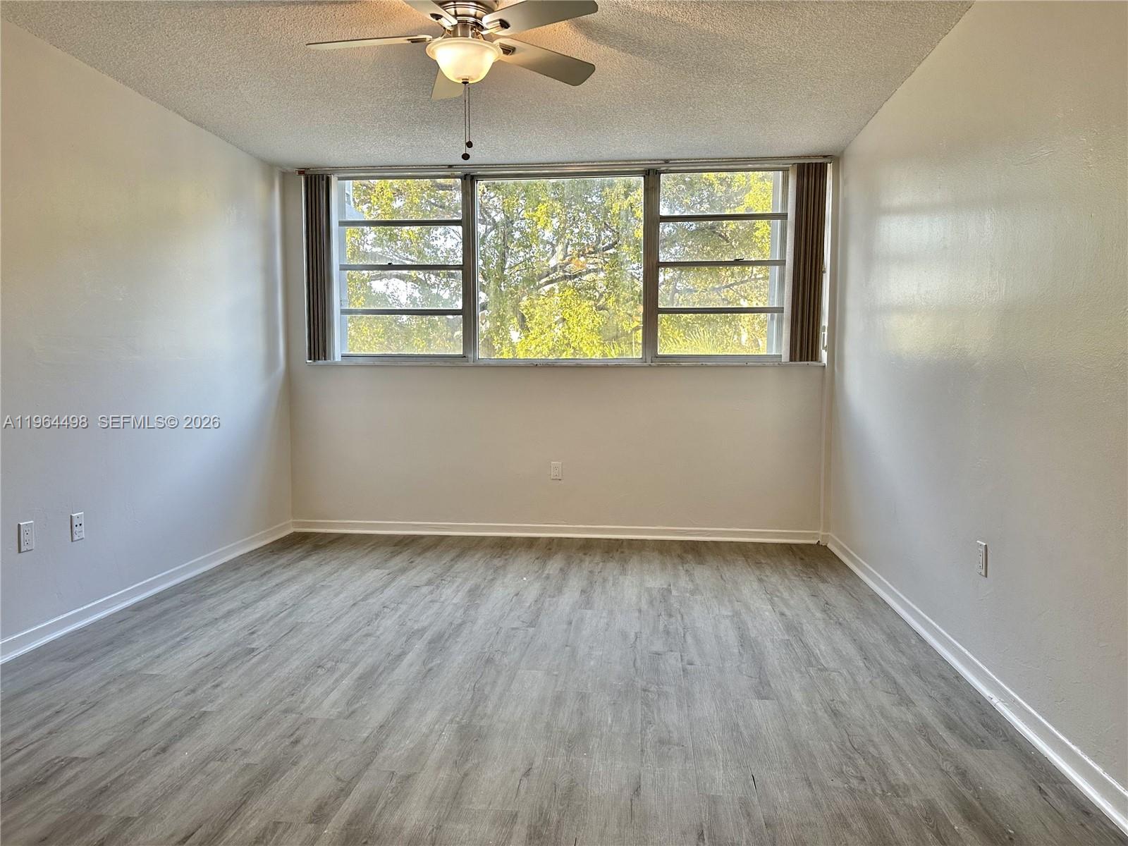 THREE HORIZONS NORTH COND - Residential