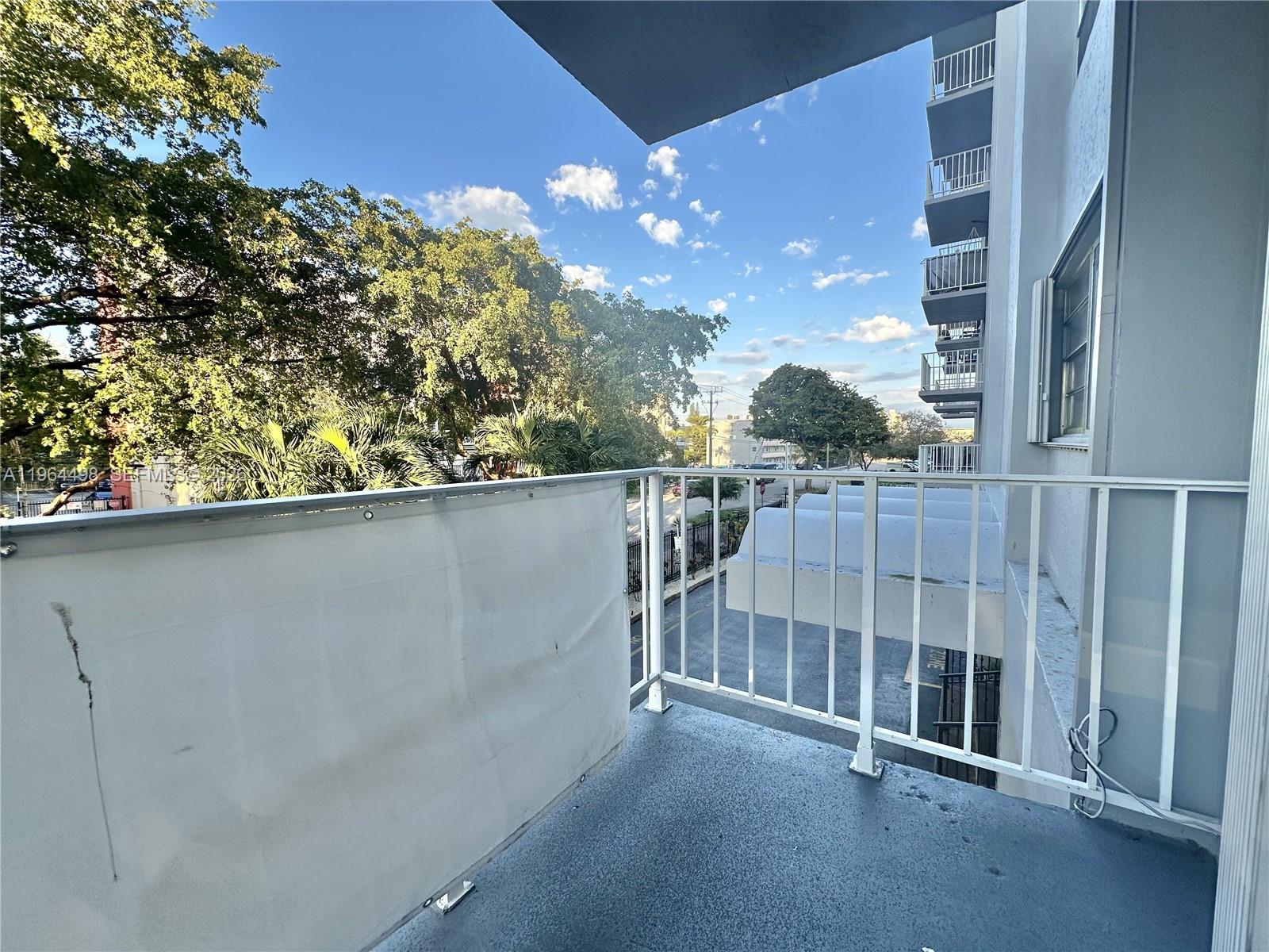 THREE HORIZONS NORTH COND - Residential